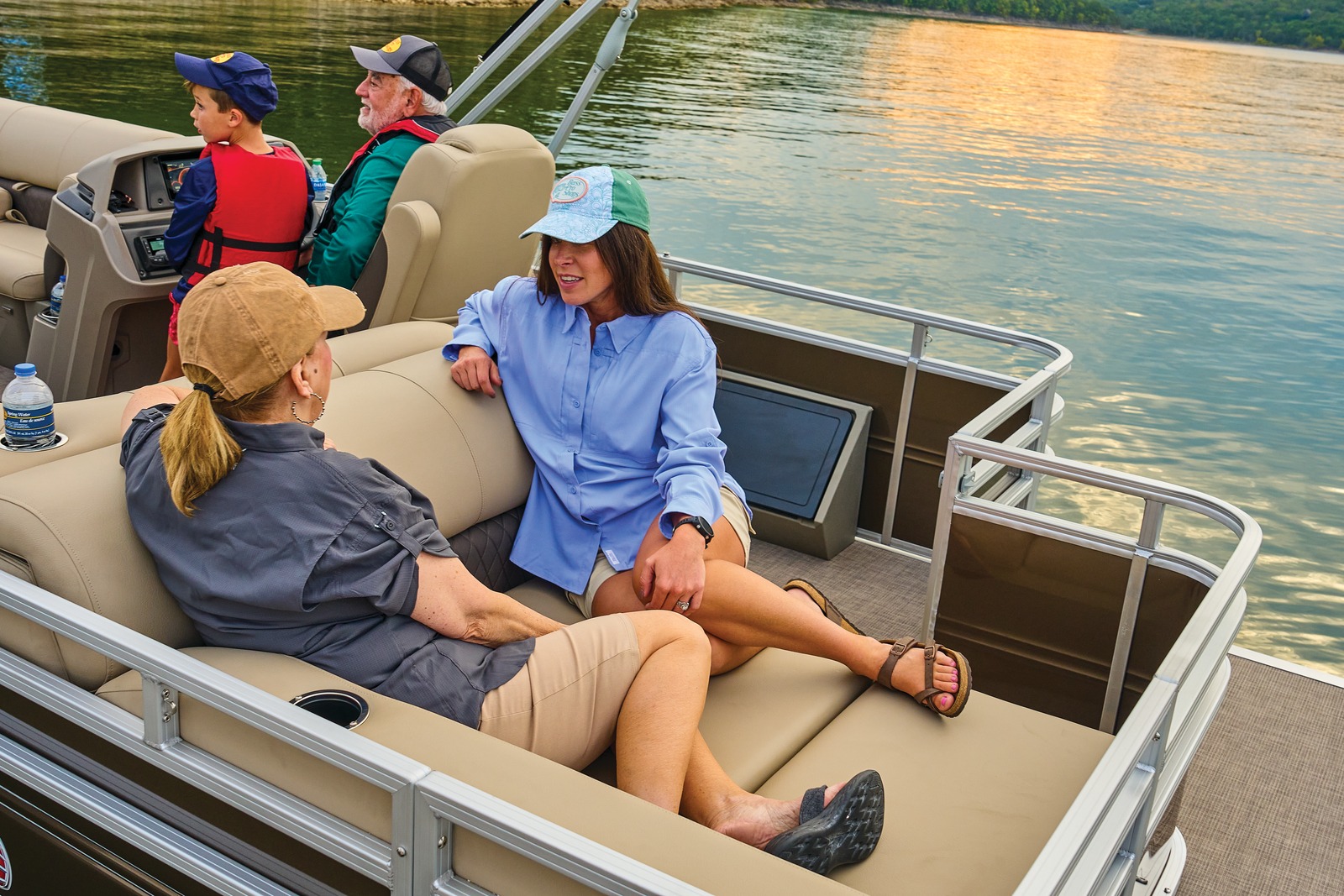 The rear facing double... - Bass Pro Shops Boating Center