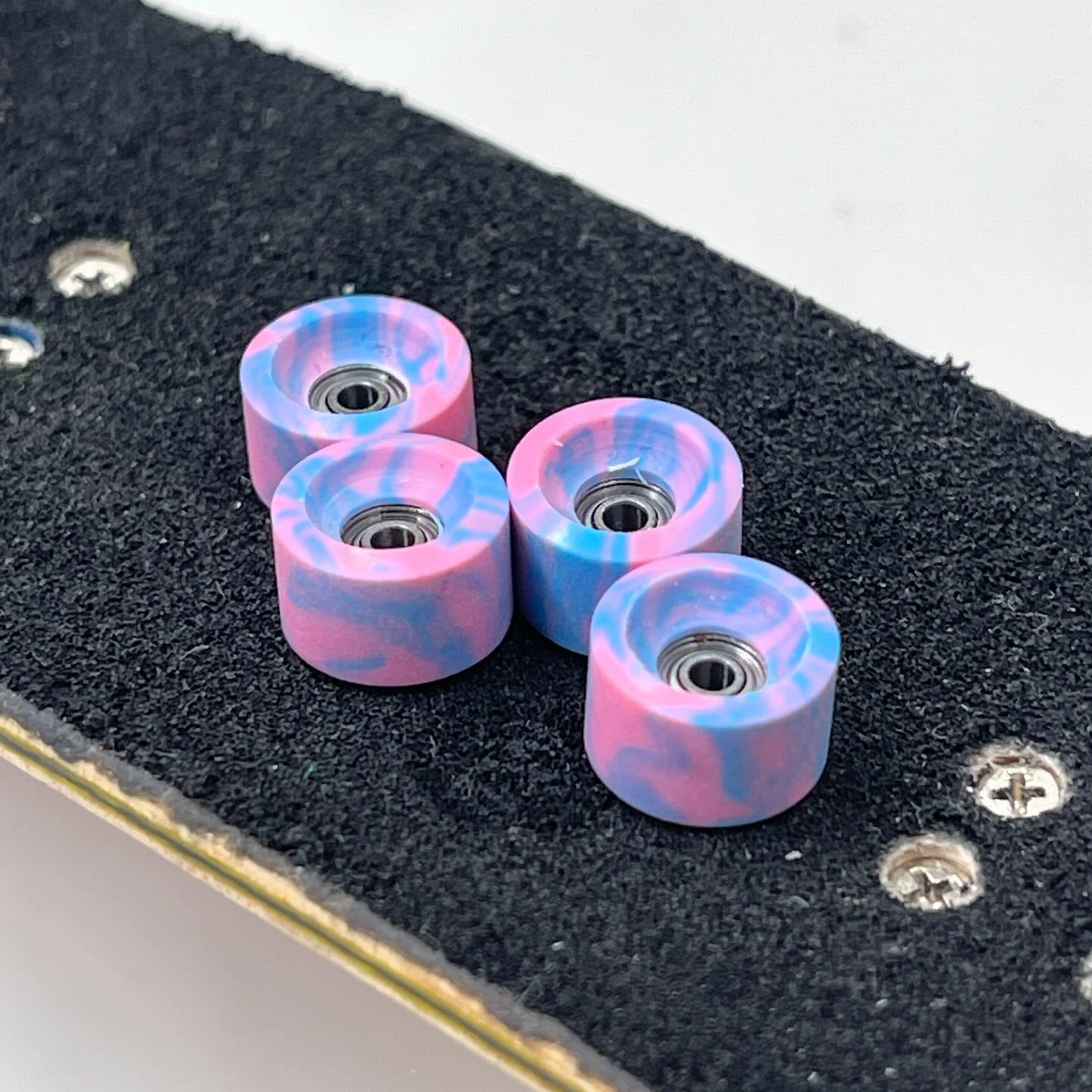 HACK WHEELS BIRTH A-FRAME TRUCKS V3 PRIDECK (@re.board.japan
