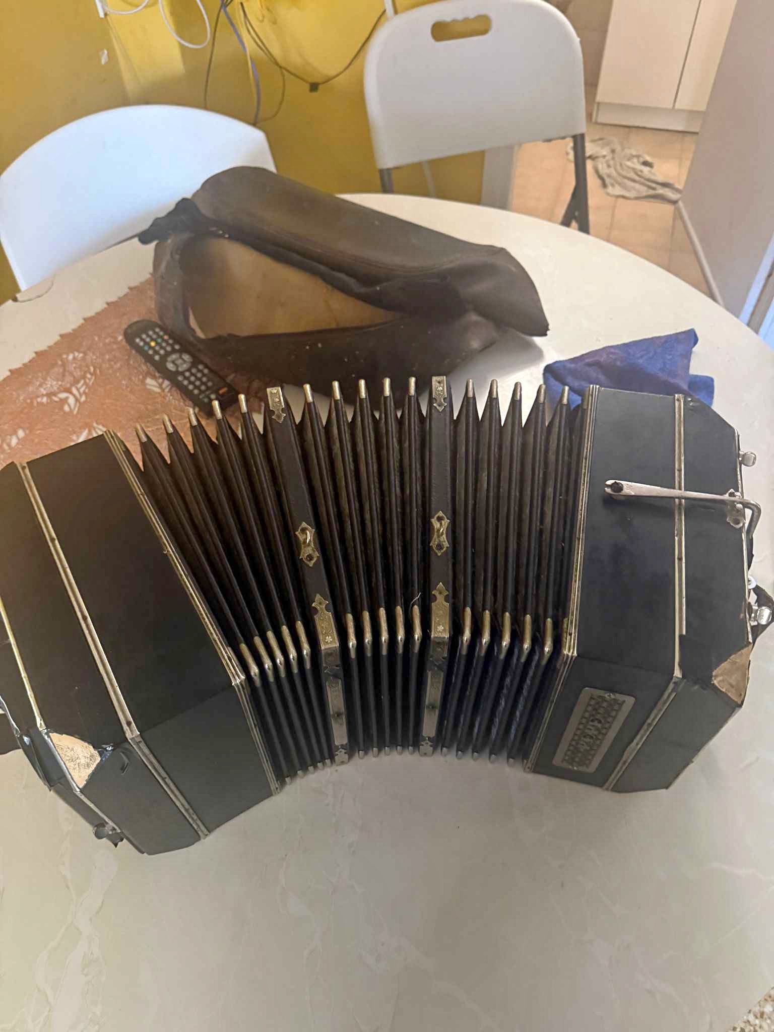 Bandoneon en dolares - Pianos & Keyboard Instruments - Montevideo ...