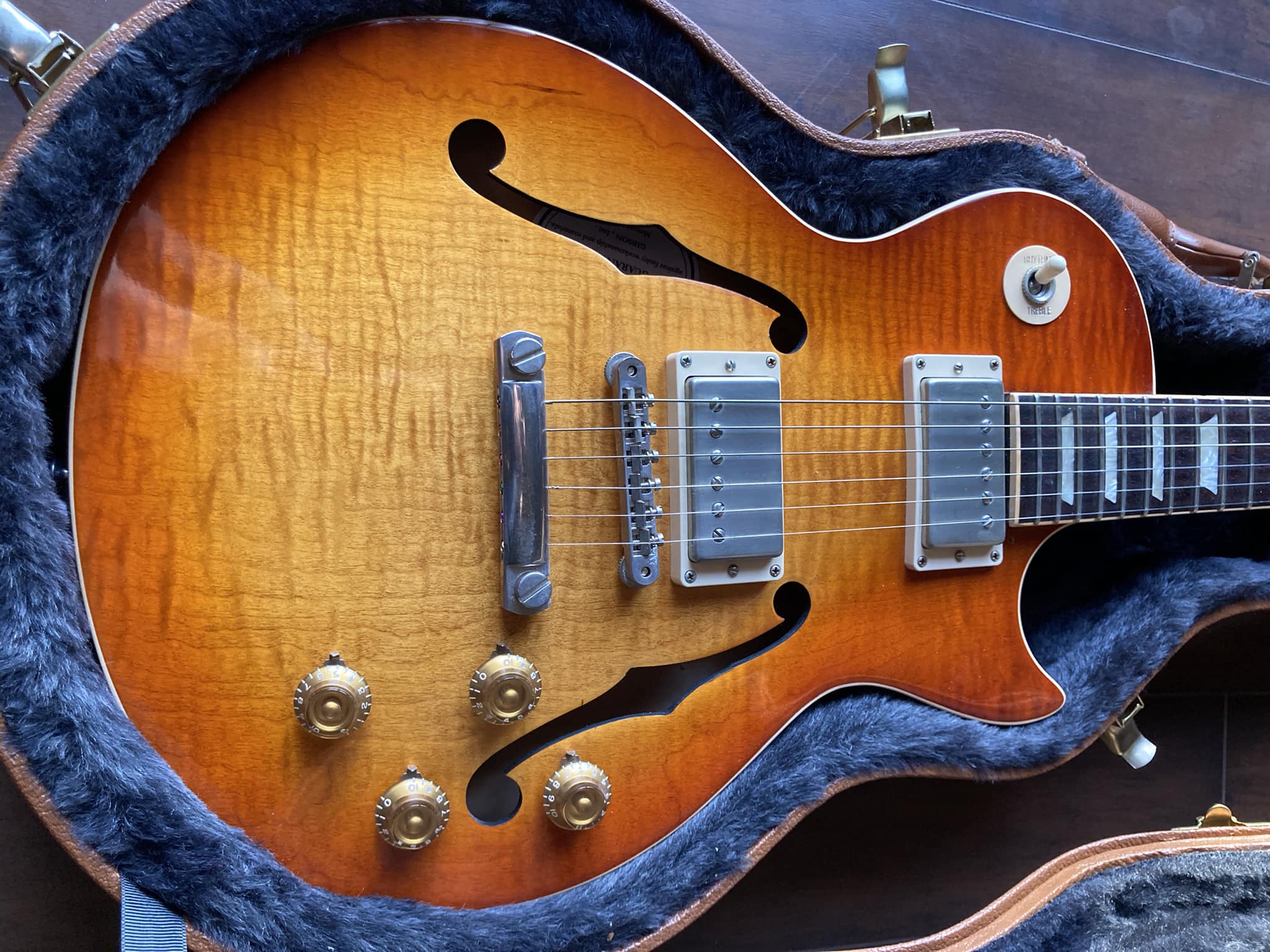 Memphis ES Les Paul Special semi-hollow guitar review