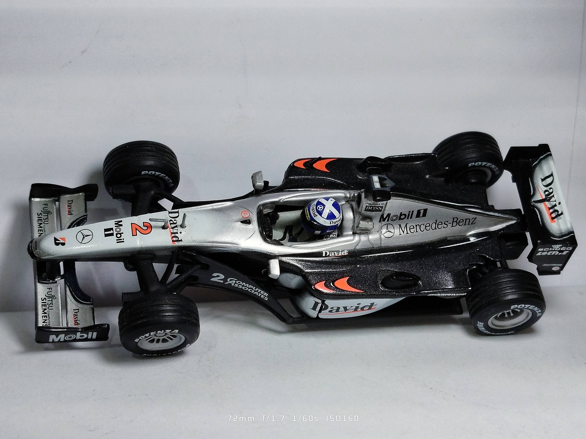 Hot Wheels 1:43 David Coulthard Mclaren MP4/15