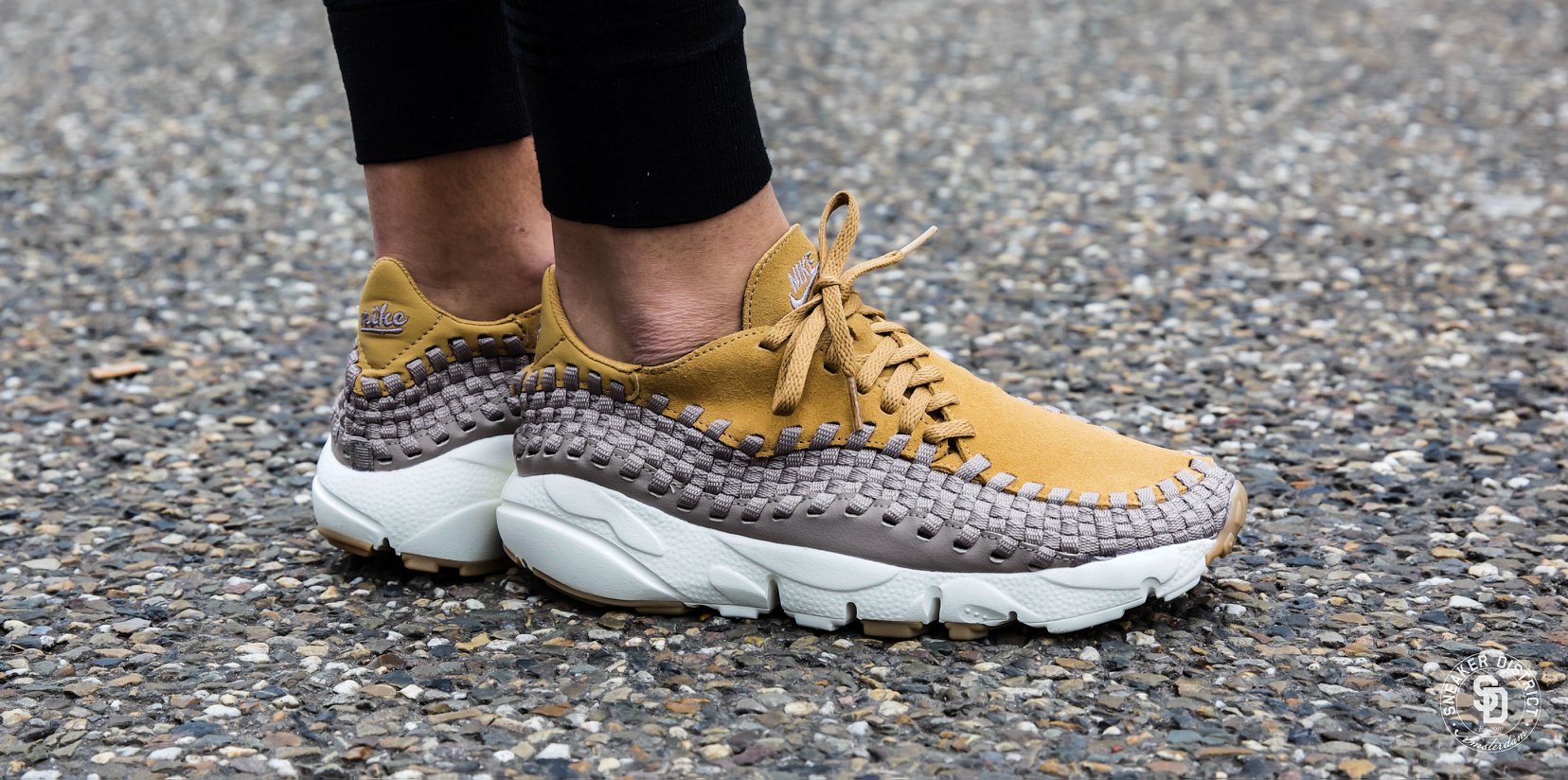 Nike Women's Air Footscape Woven Elemental Gold/Sepia Stone
