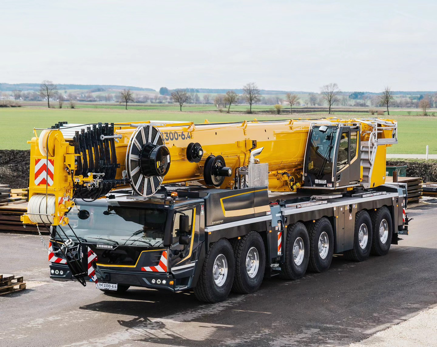 new Liebherr LTM 11200 NX / SN: 073 454 for MIC Crane (Japan)