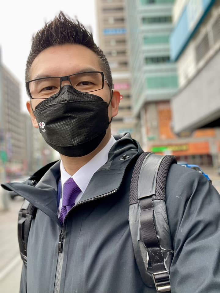 何 戎 Ho Rong - 這幾天，你也有被冷到嗎？ #有什麼抗寒妙方？...