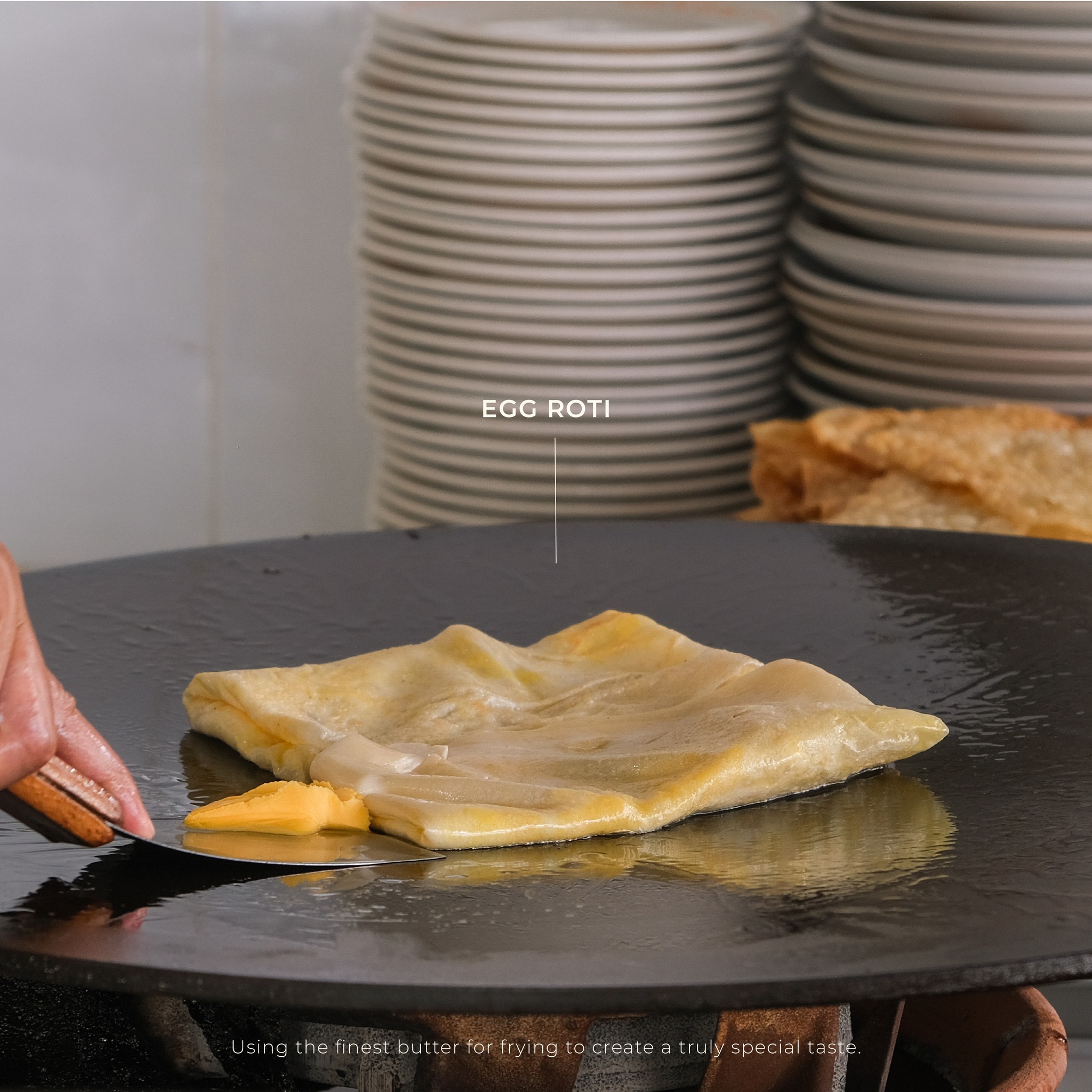“โรตีใส่ไข่”... - Guu Fusion Roti & Tea