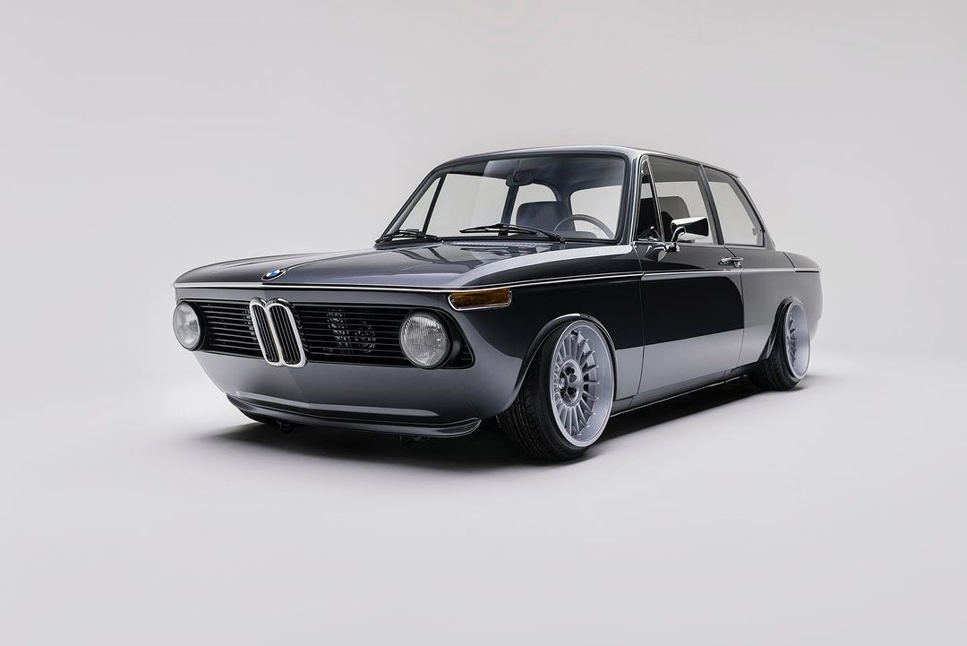 BMW 2002 Timelessly Beautiful ? #BIMMERMEET #BIMMERMEETMagazine 
