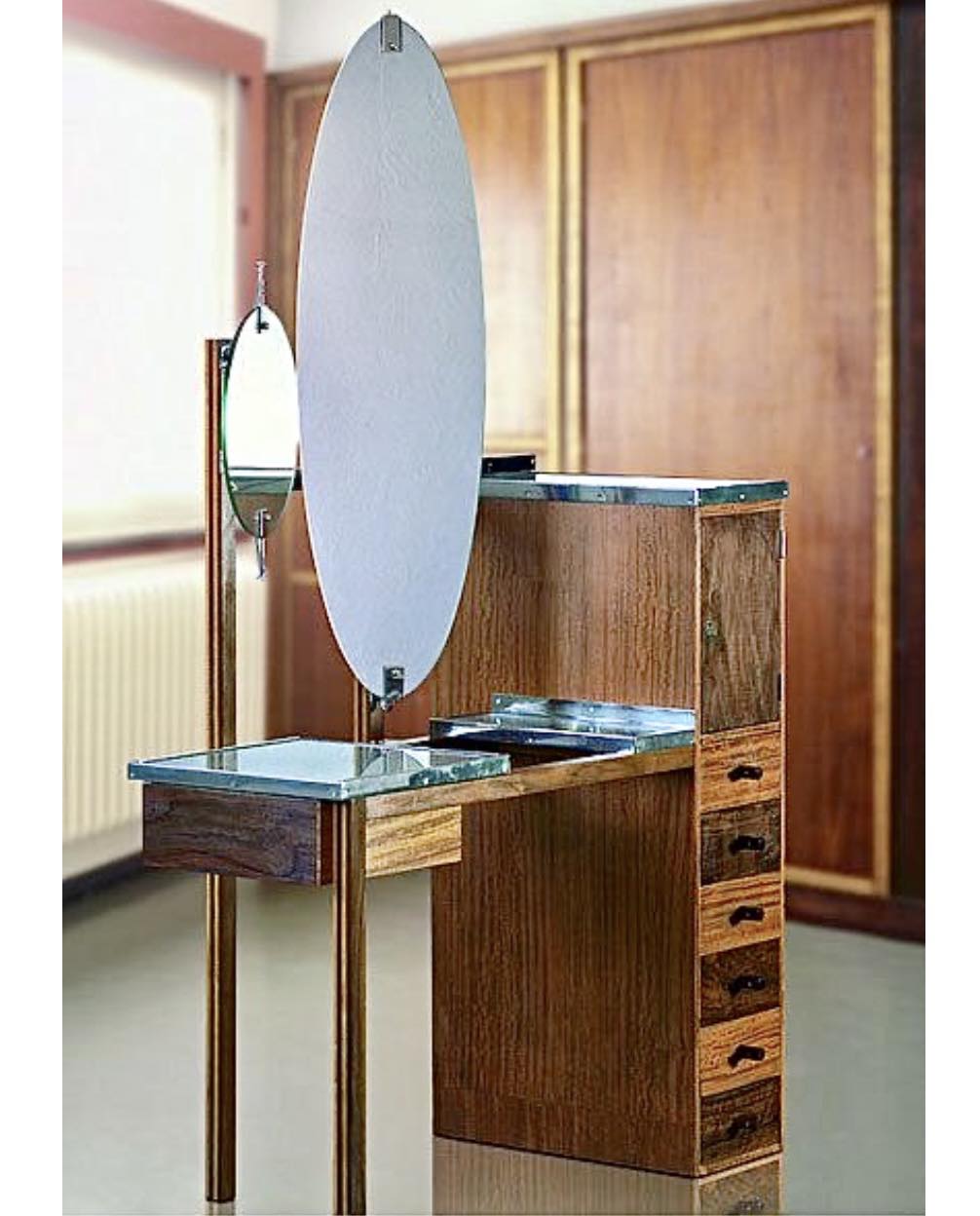 Bauhaus ladies dressing table design