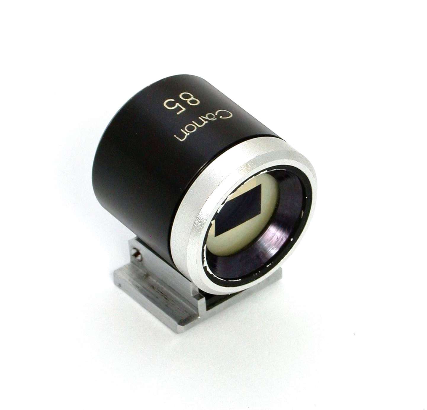 本日の委託品の最後は、キヤノン製の85mmファインダーです。外観には