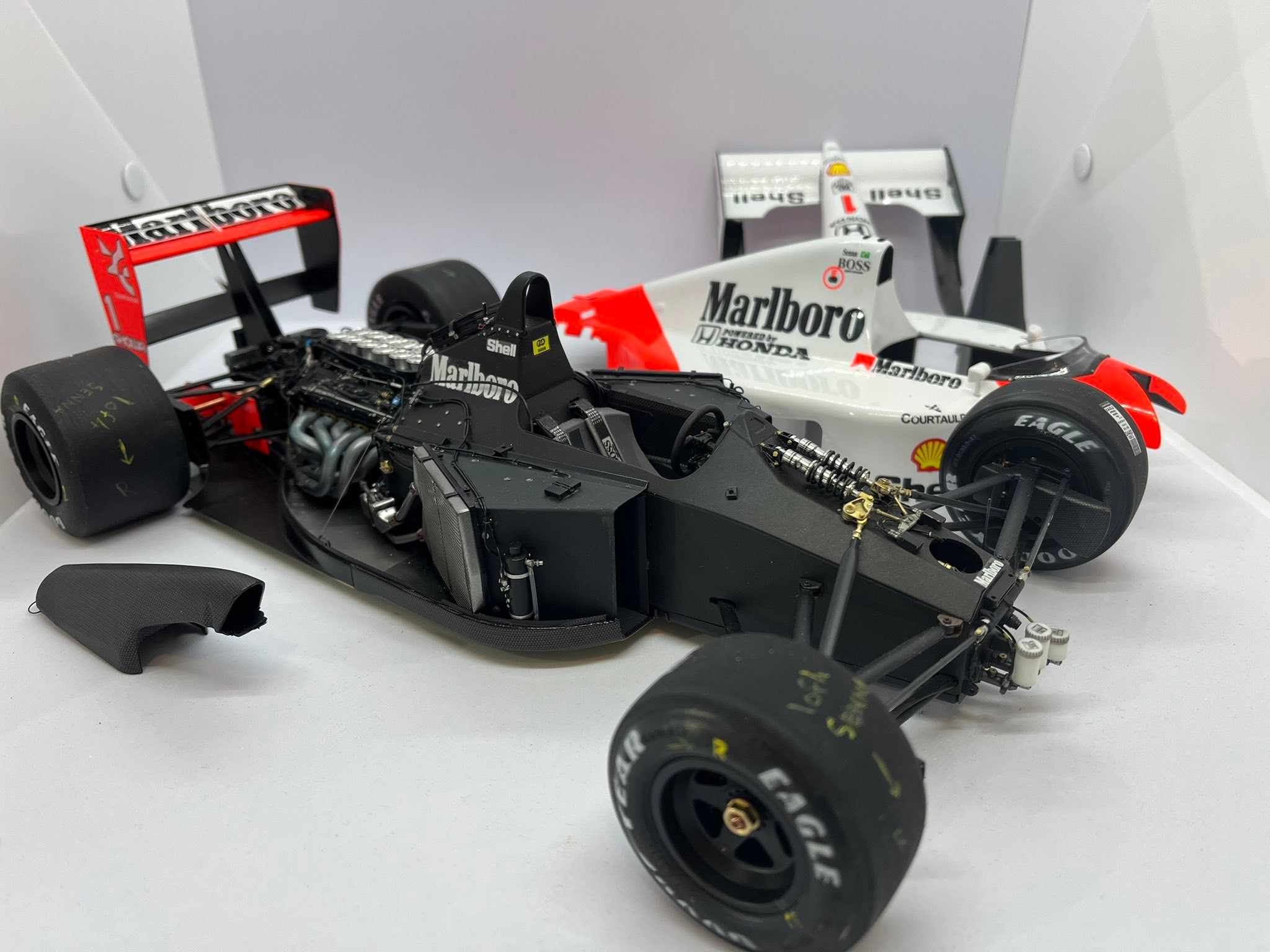 Tamiya mclaren mp4/12 model details