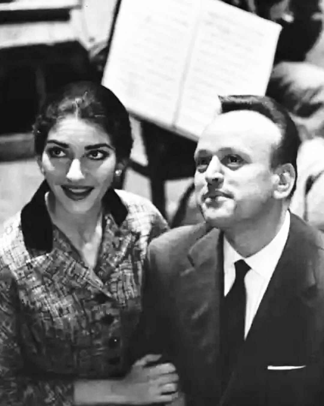 Herbert von Karajan and Maria Callas 🌹 in front of the curtain of