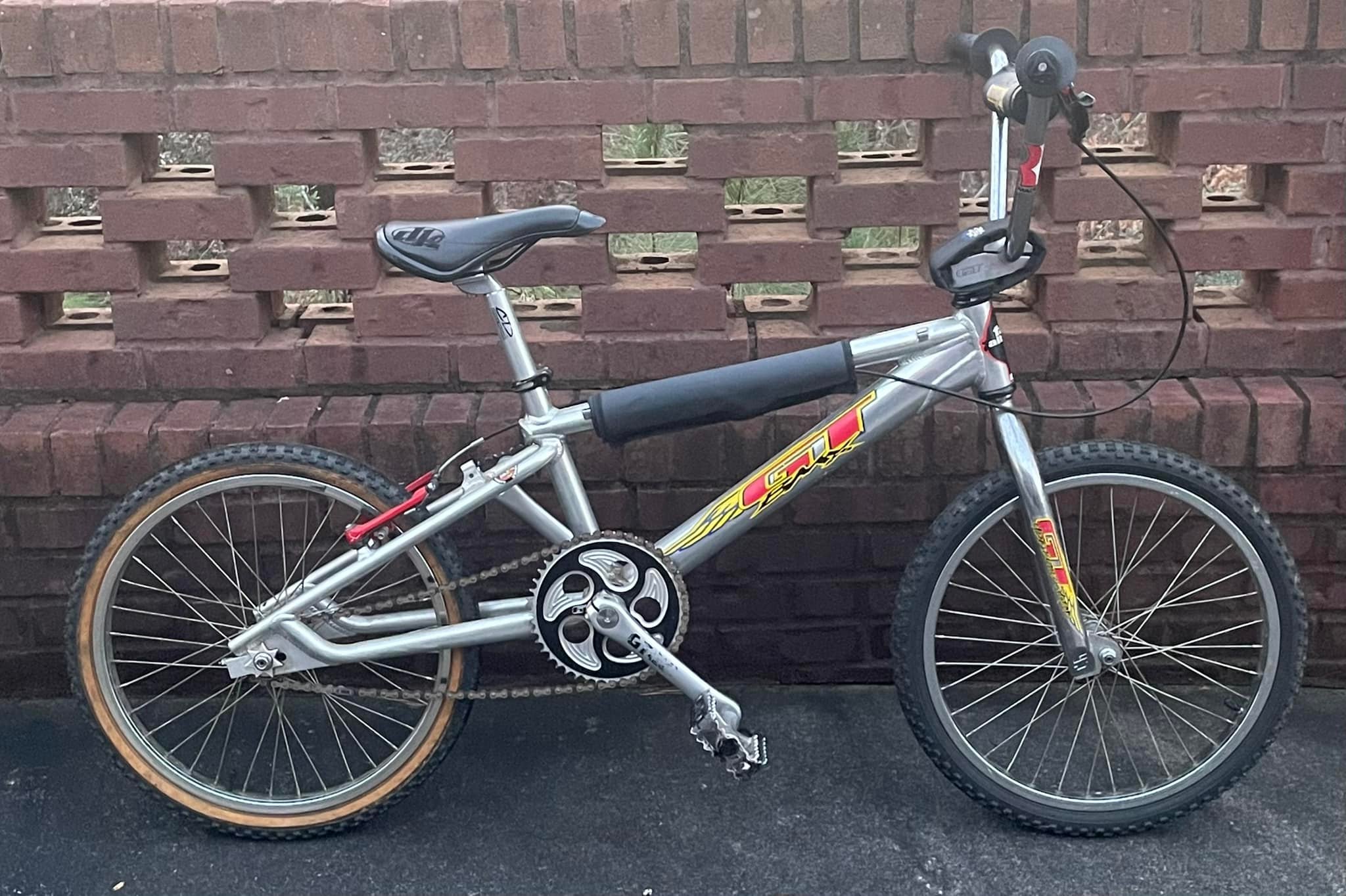 GT BMXマイクロ(引き取り) GT BMX RACING BIKE (Originally ,000