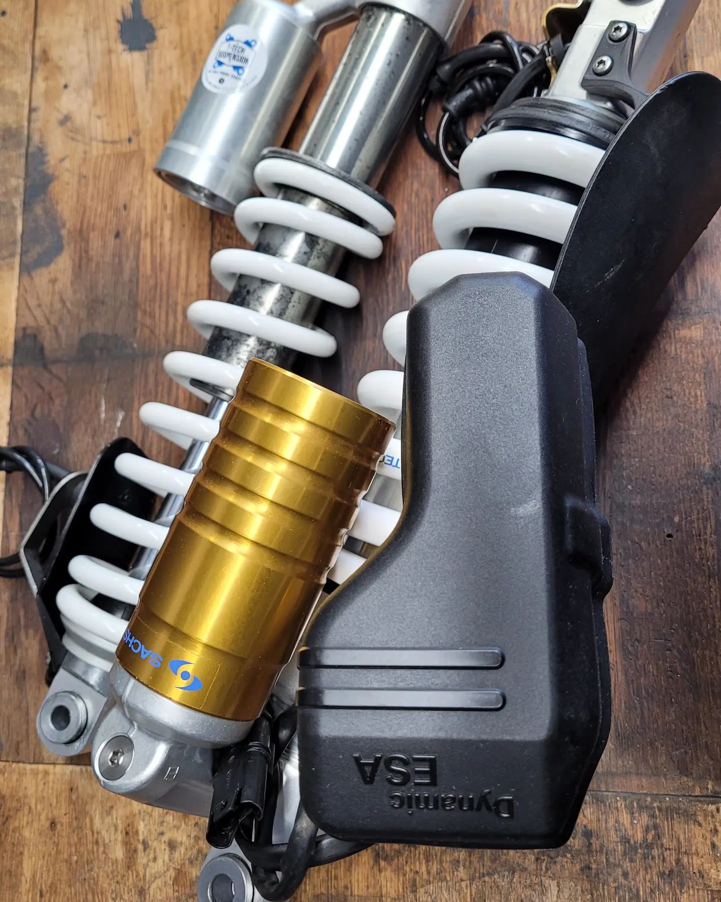 T-Tech - BMW DESA R1200GS LC Full service and upgrade to... | Facebook