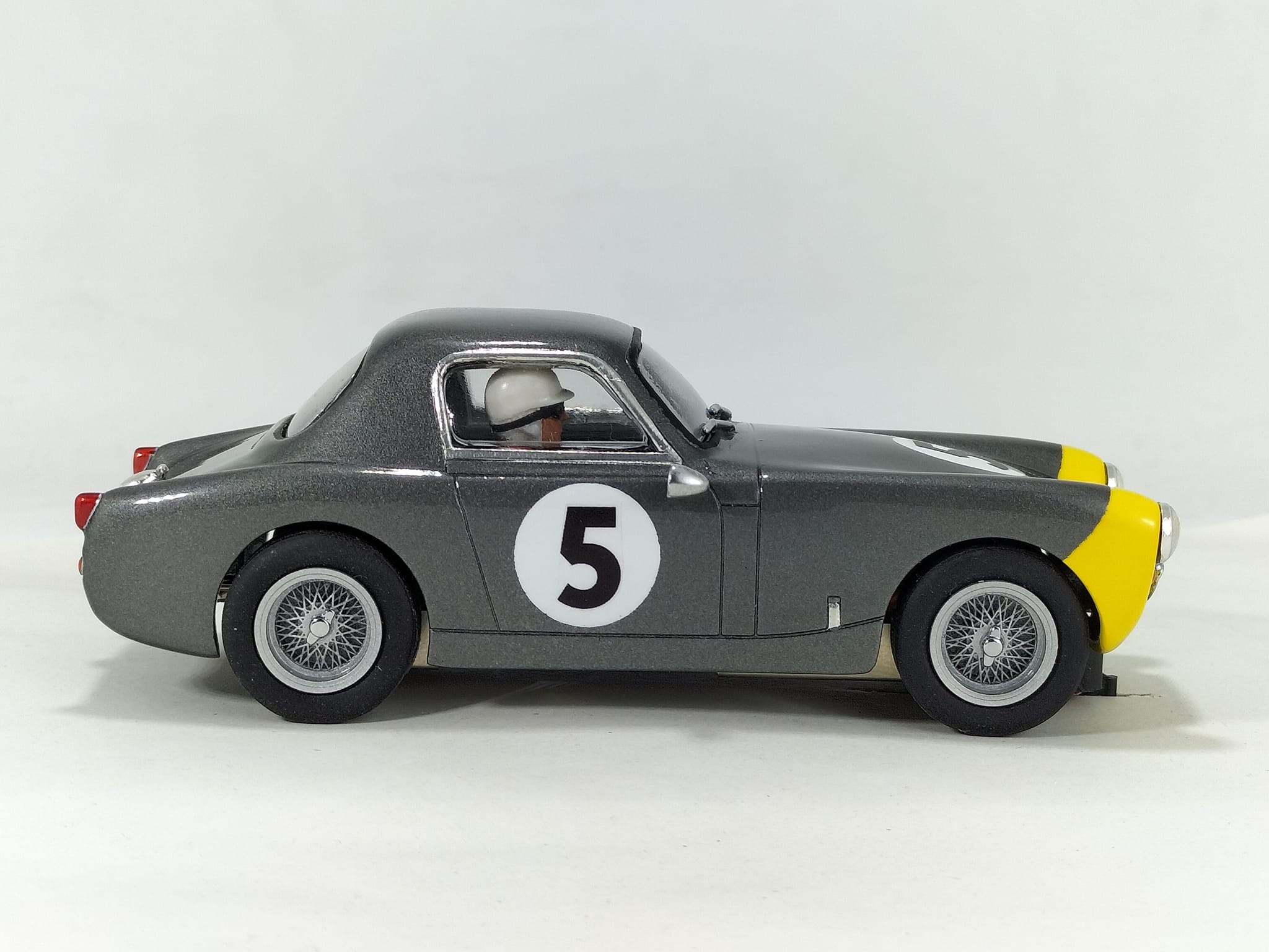Gunze Sangyo Austin Healey Sprite model car build