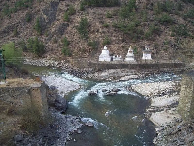 The story behind the four Stupa of Chuzom Nepali type of stupa, Rigsum ...