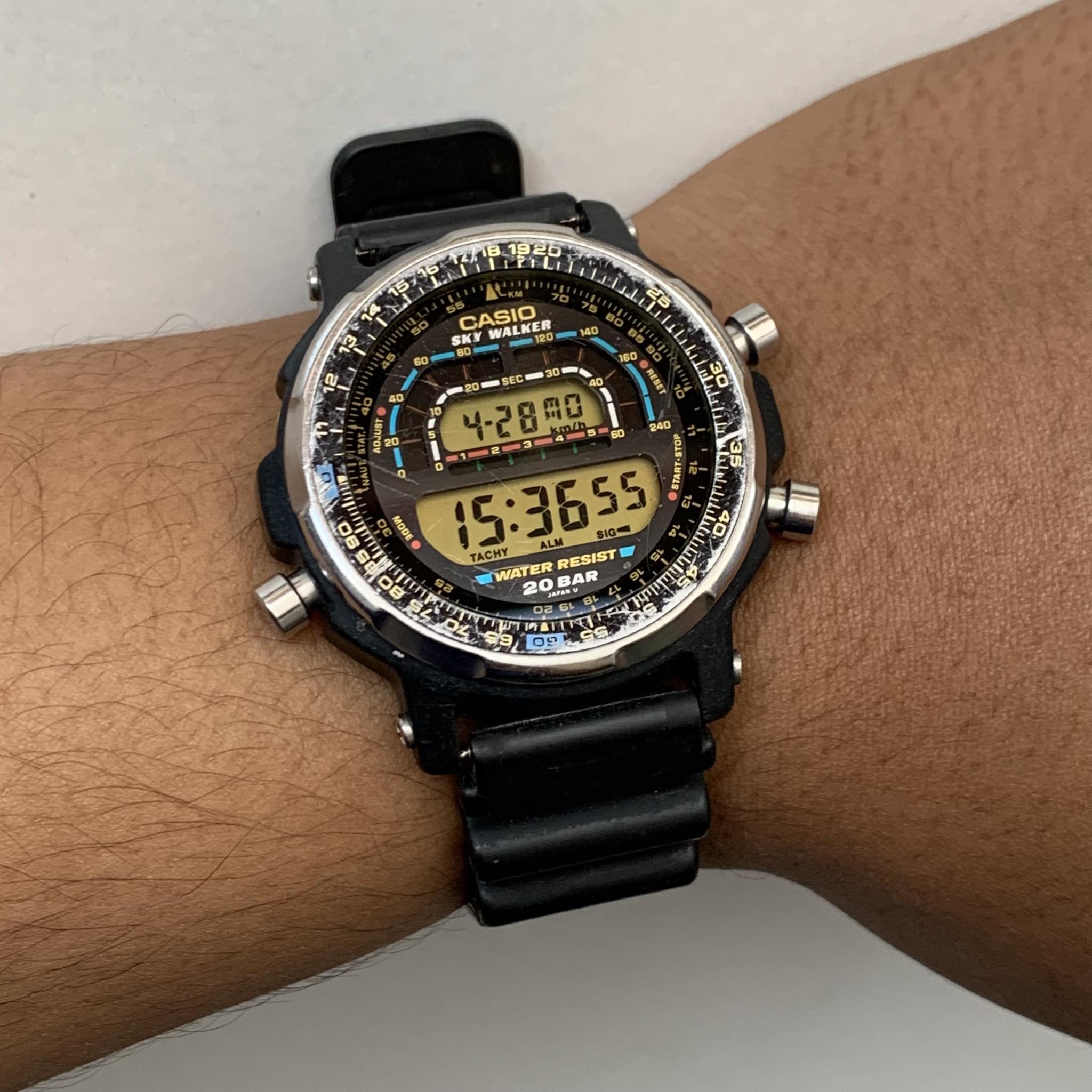 Vintage Casio DW 401 Sky Walker watch review
