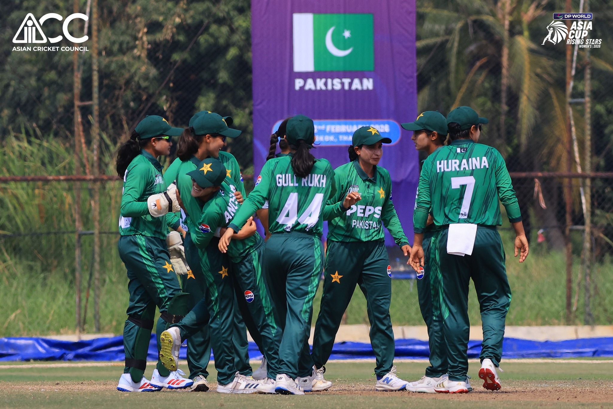 🎯 Waheeda & Lubna strike early!... - Pakistan Cricket Team | Facebook