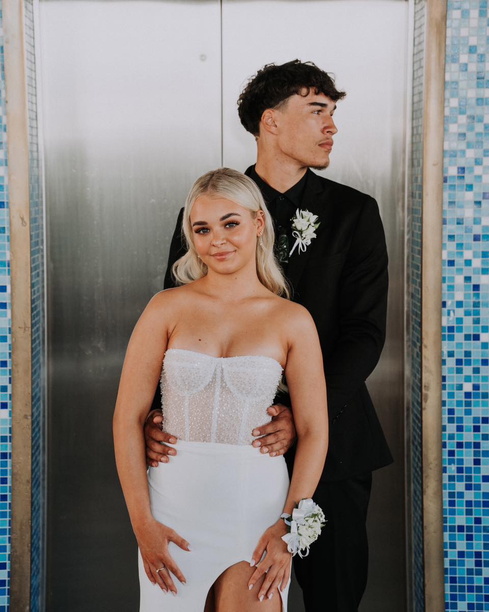 ayesha beig wedding dress wearing a beautiful from Sowears Features:Tailor-friendly