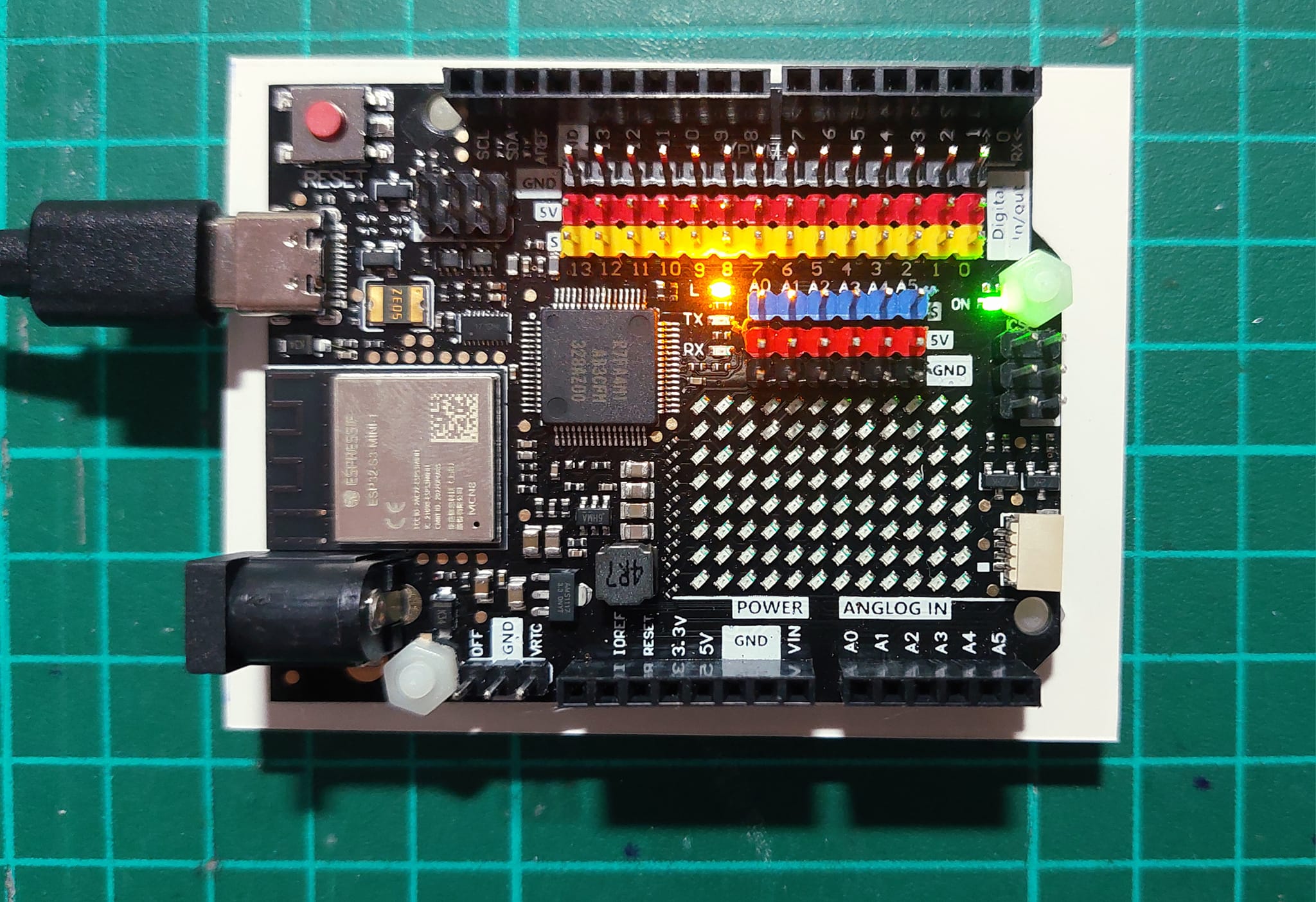 ลองใช้บอร์ด Uno R4 WiFi... - IoT Engineering Education | Facebook