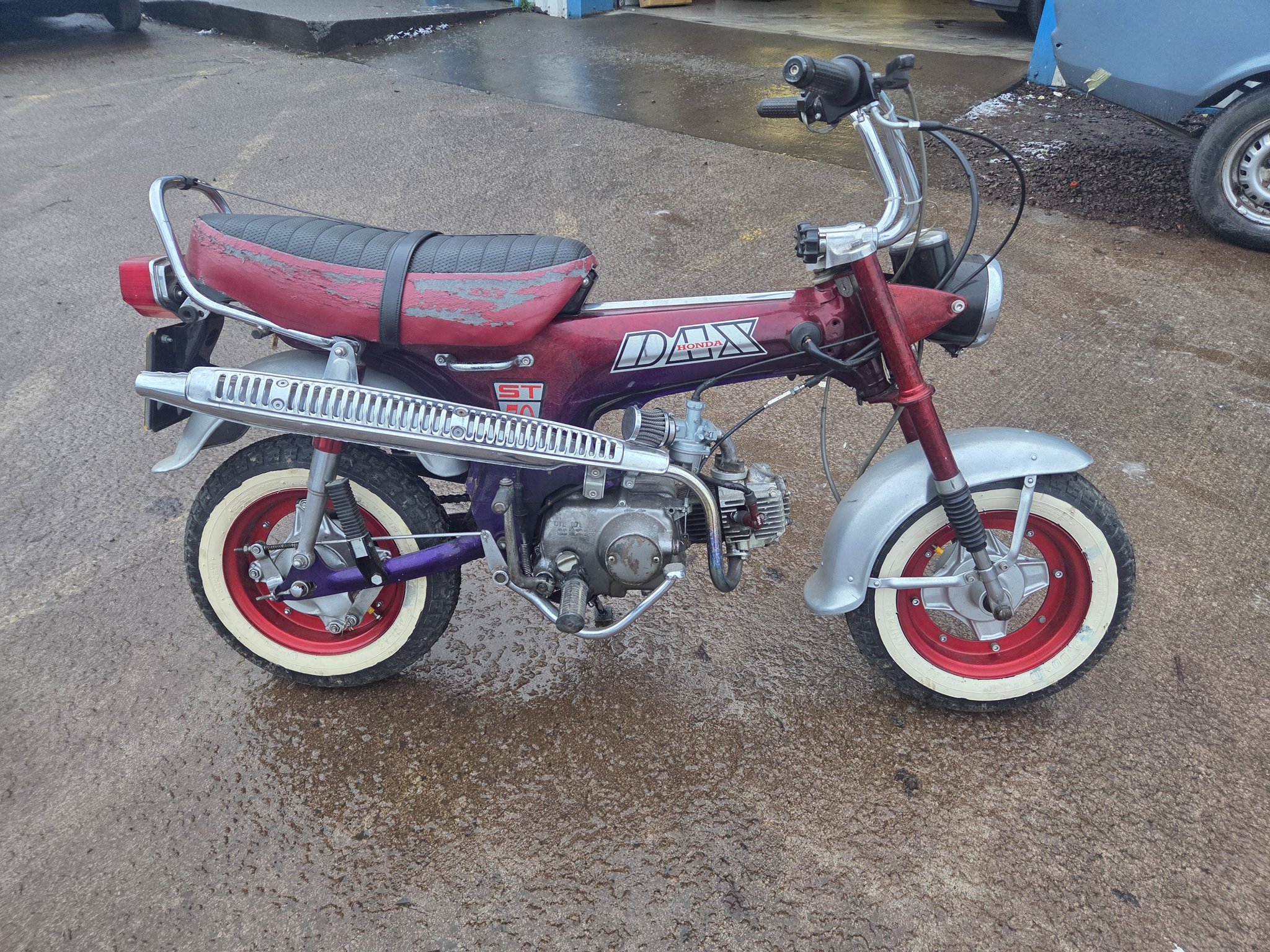 2250 Original 1974 Honda Dax ST70. Custom paintjob, whitewalls 