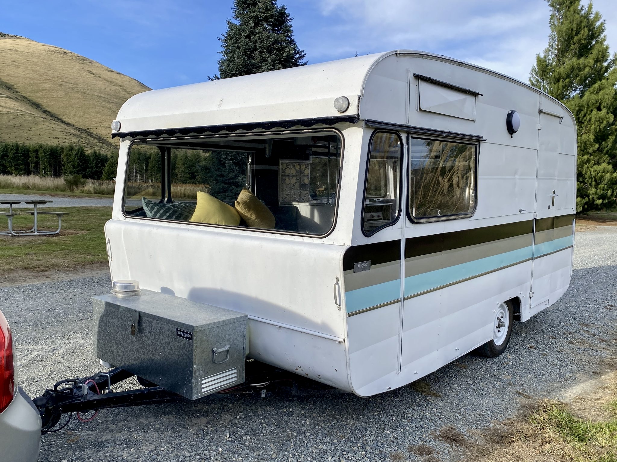 ライノラックSunseeker Awning Extension 2.5m ✨For SALE ✨ 1967 Oxford Adriatic Price: $22,000 An Art Deco