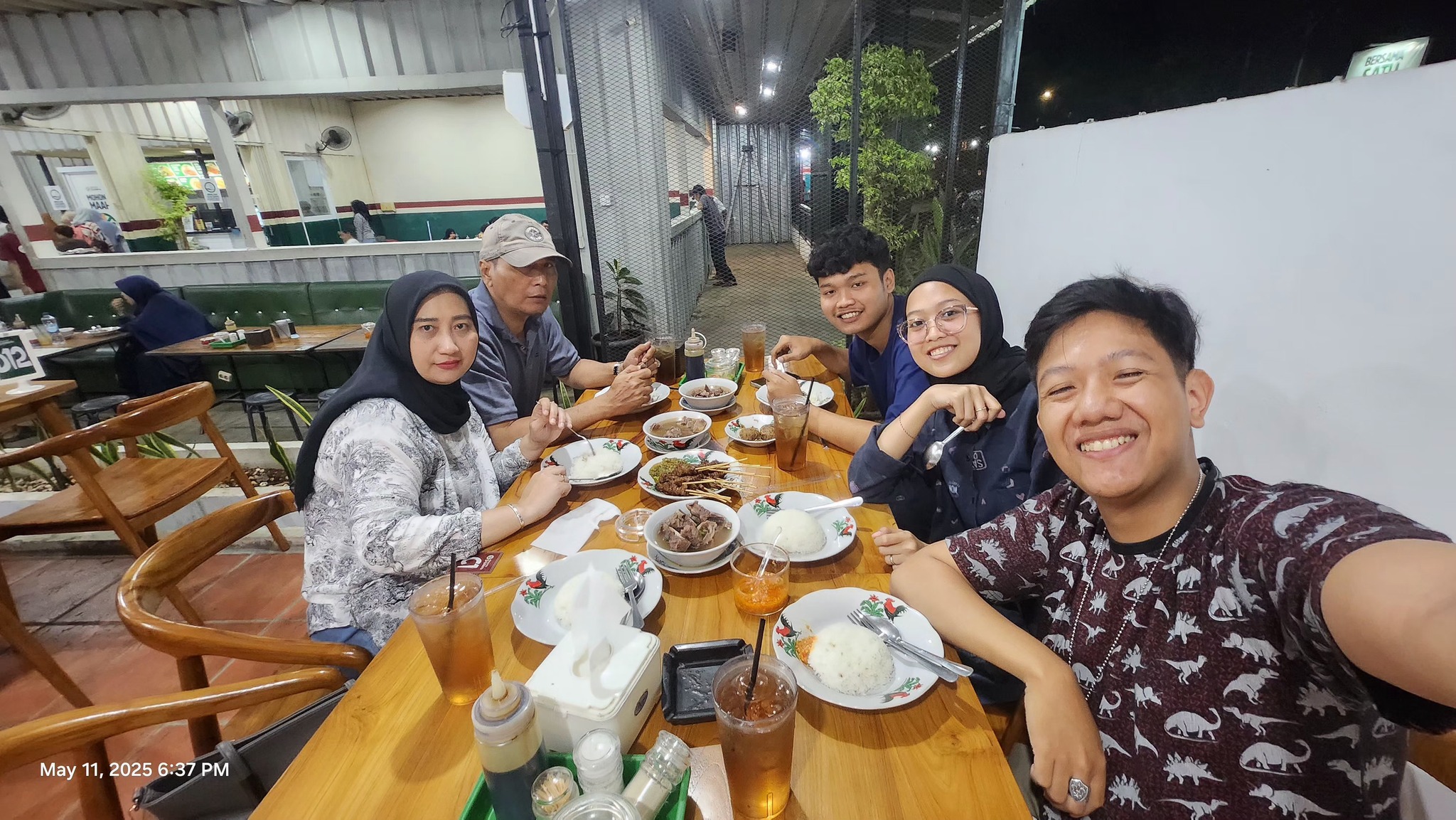bima-arif-mam-malem-di-bogor-sama-keluarganya-jetajetajet-facebook