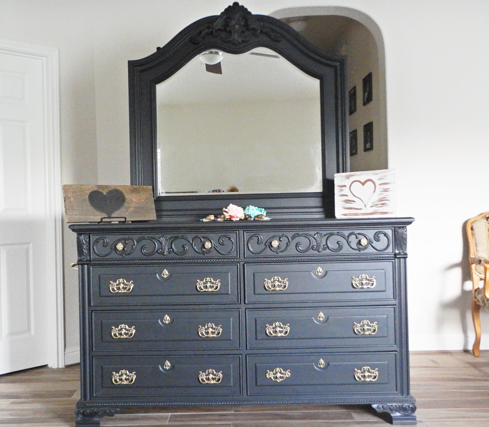 Finshed this five drawer dresser, used Cranberry, Hazelwood and Victorian Lace on the drawers. Cabnet was painted Coal Black topped with Ebony SFO. Added 4 inch legs. I saw a similar dresser
