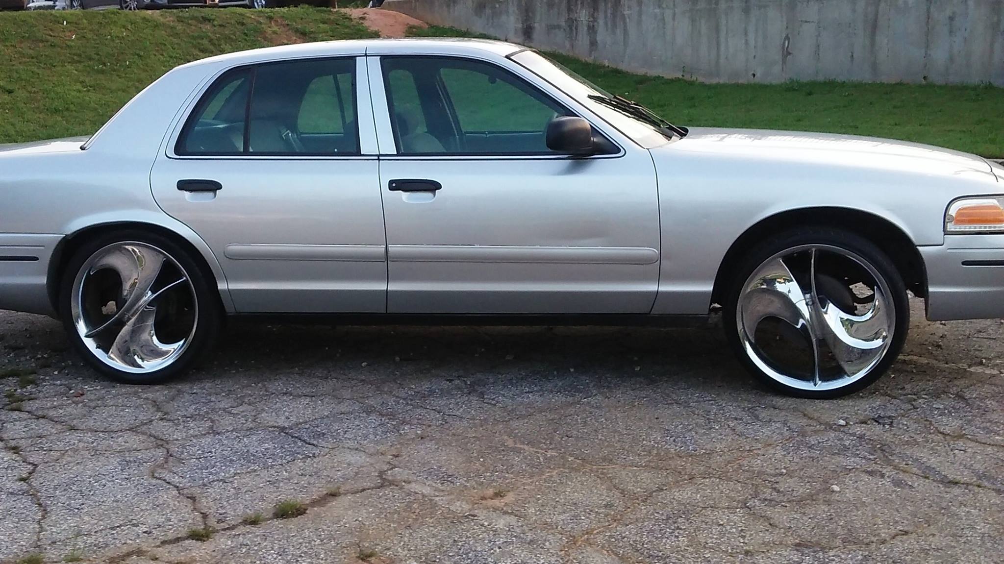 1999 Ford Crown Victoria Police... - Motion Picture Cars LLC