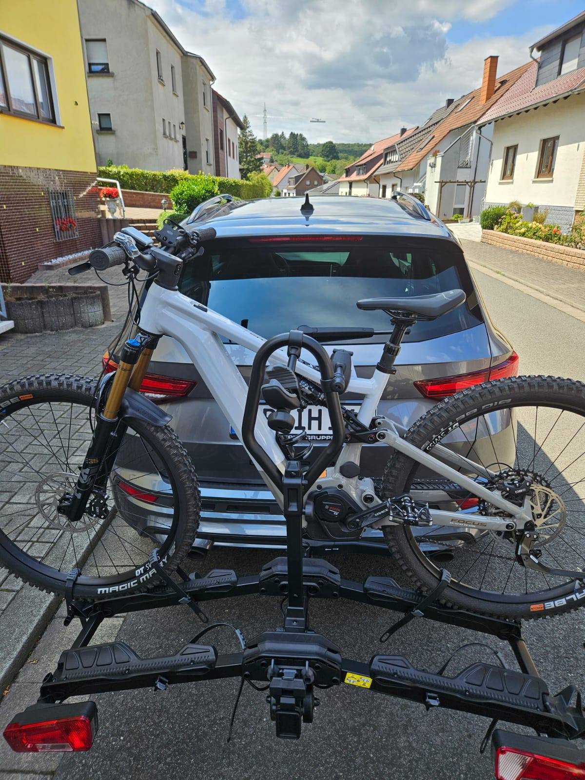 fahrrad 28 zoll mädchen Licorne Bike Premium Trekking Bike in - für Jungen, Mädchen, Damen und Herren - Shimano 21 Gang-Schaltung - Mountainbike - Crossbike - Life-L-V 26