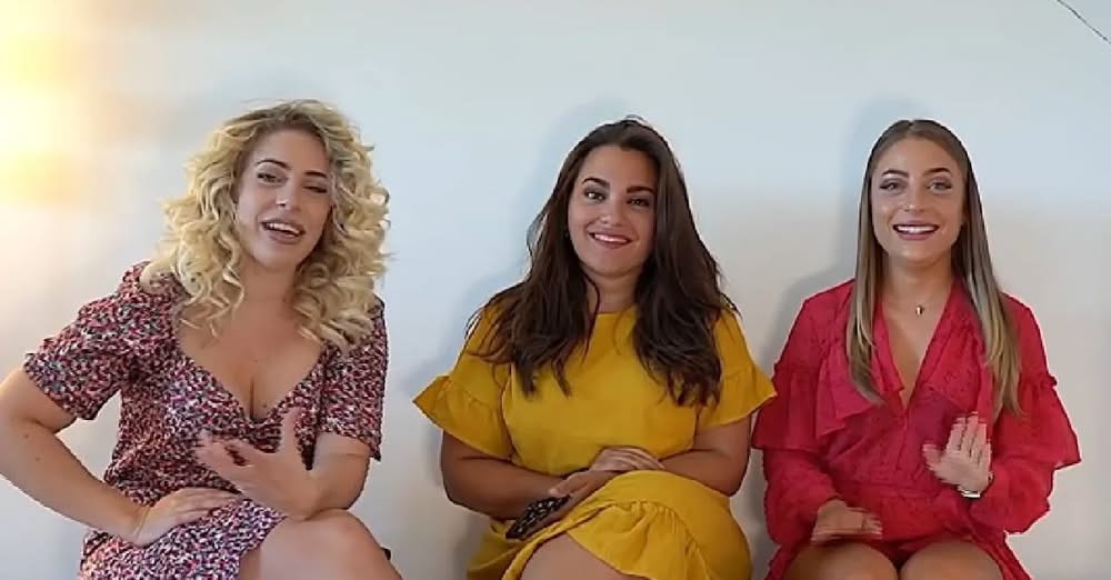 SMLY. - OG3NE-Amy verkleed zich met carnaval als moeder Monique en dat ...