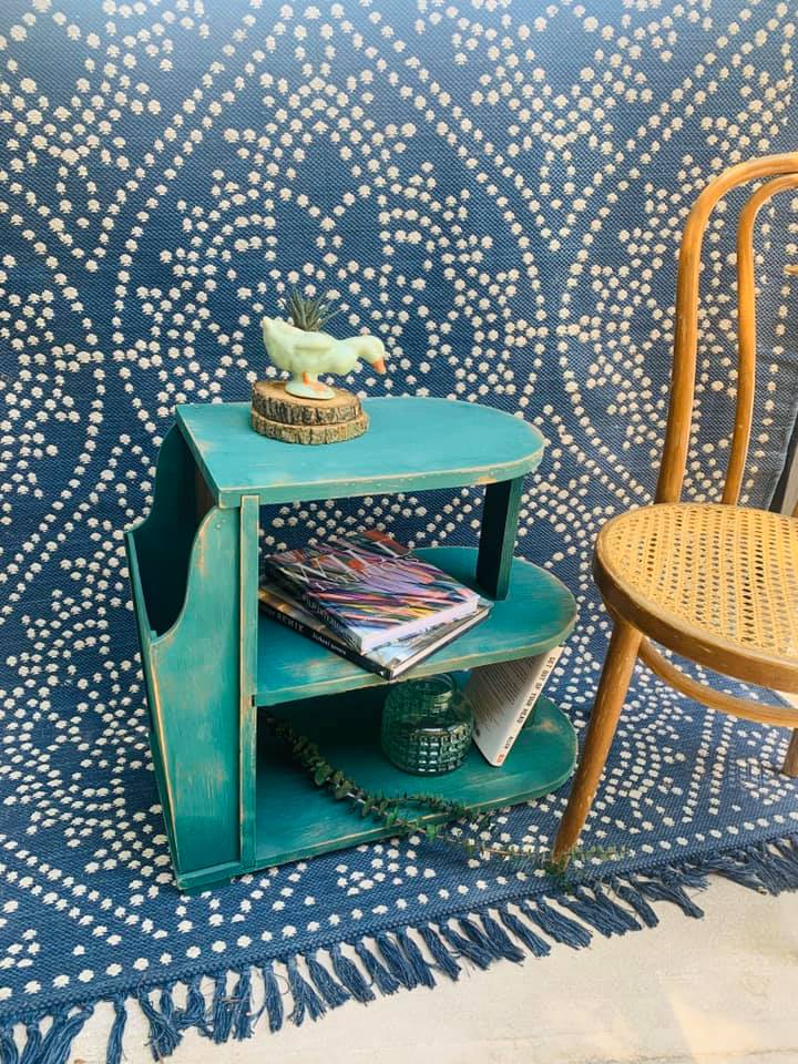 Rustic Hutch - The cutest MCM magazine rack•book stand...