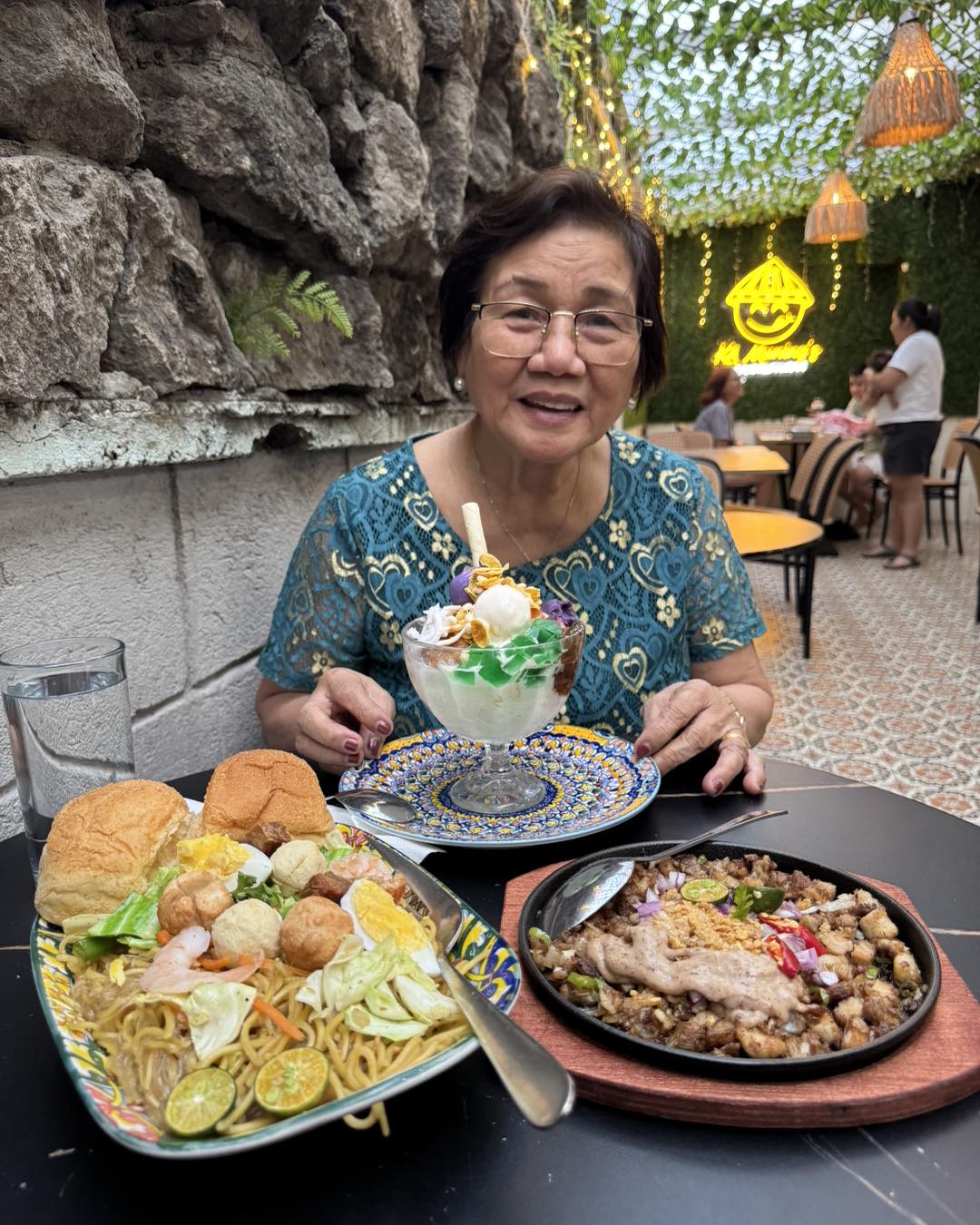 KA Muning's Halo-Halo Café & Restaurant | Quezon City