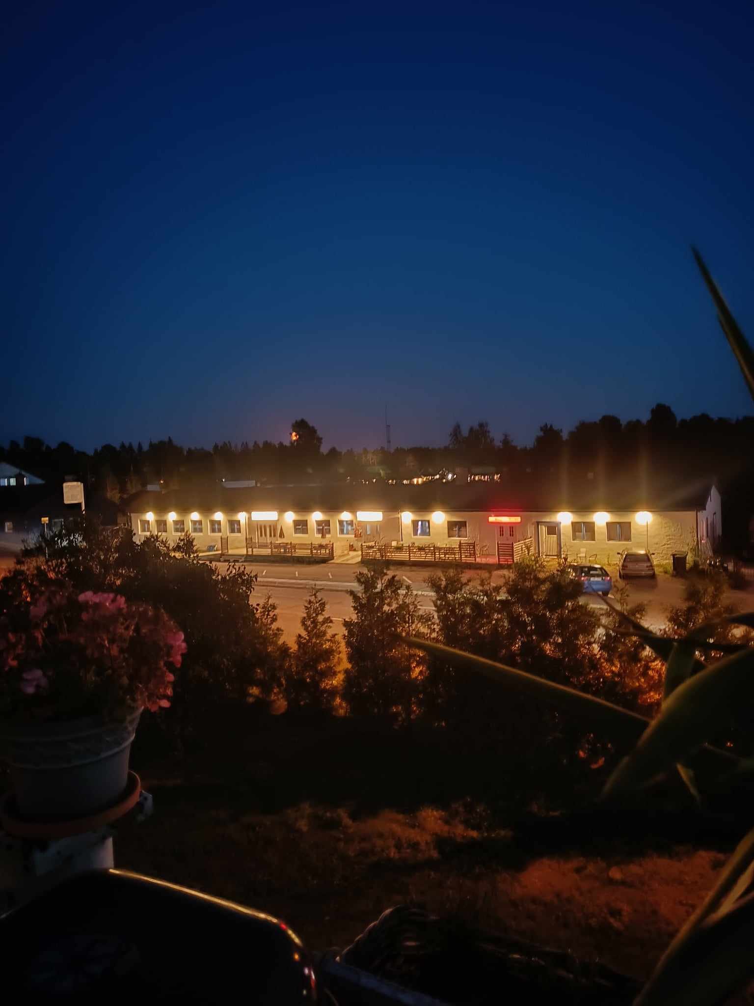 Kafe Bredsjön | Järlåsa