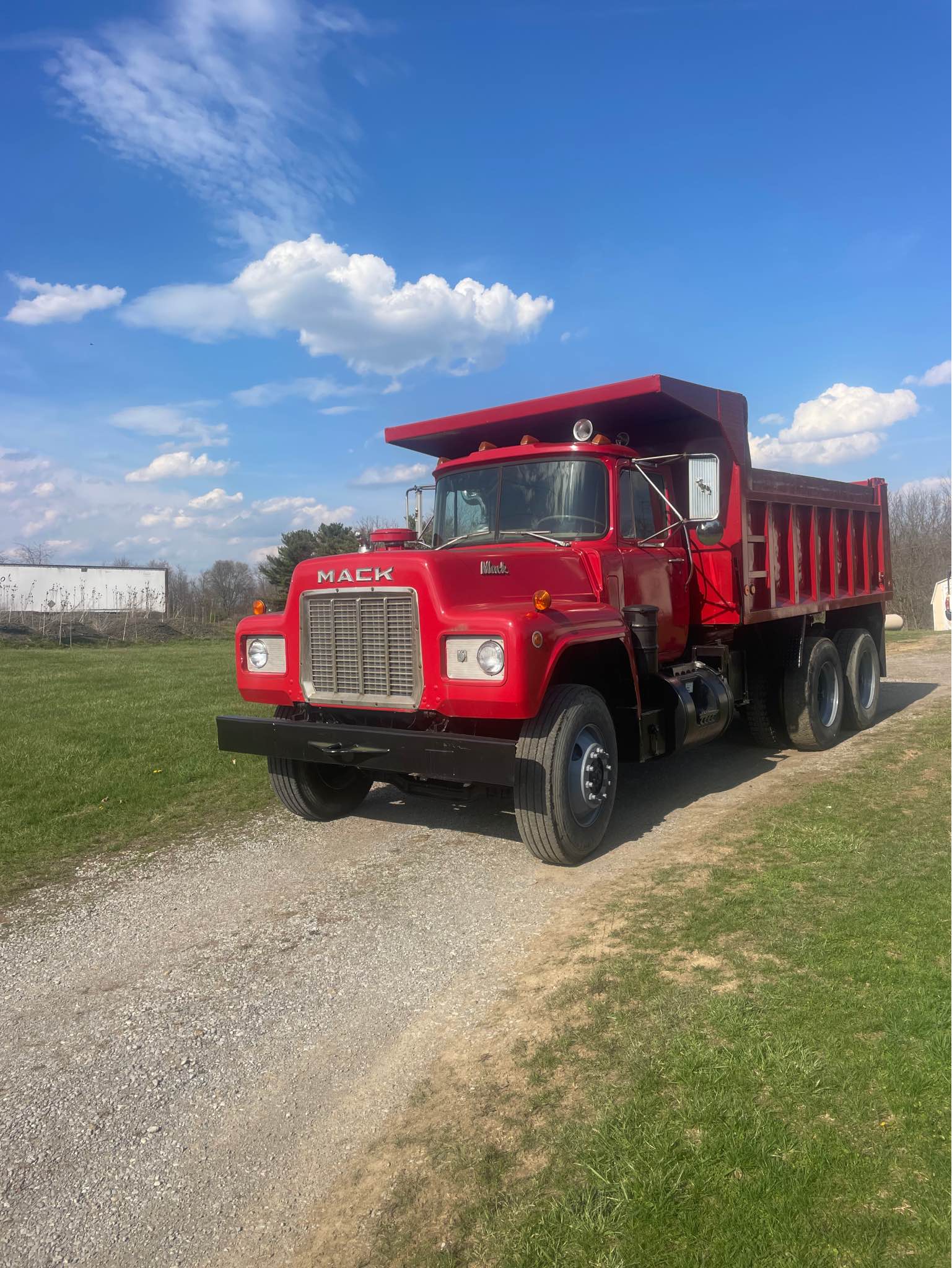 Mack R Model Tandem Axle Dump - Commercial Vehicles - Evans City ...