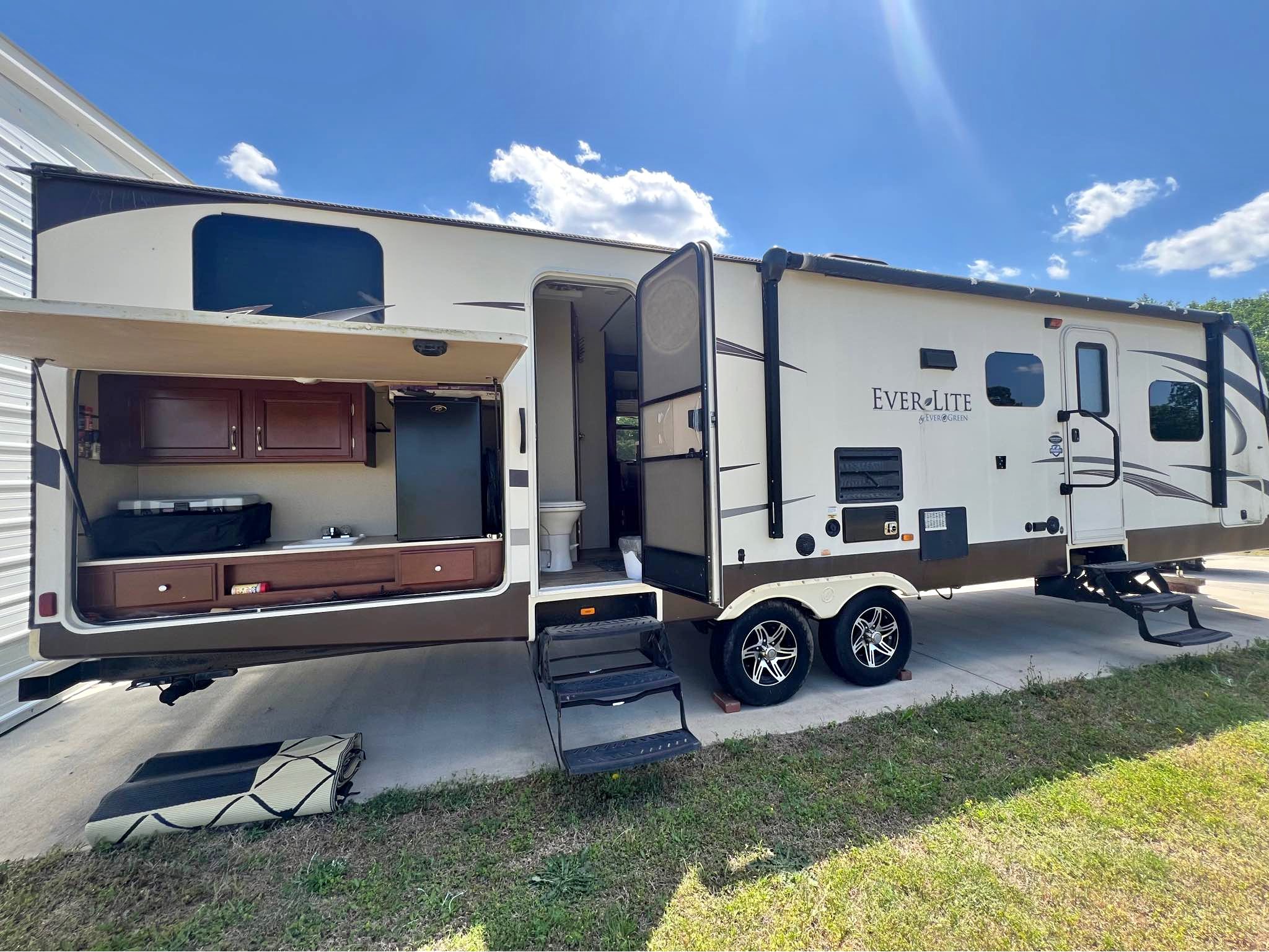 2016 Everlite 318BH Travel Trailer - RVs & Campers - Clayton, North ...