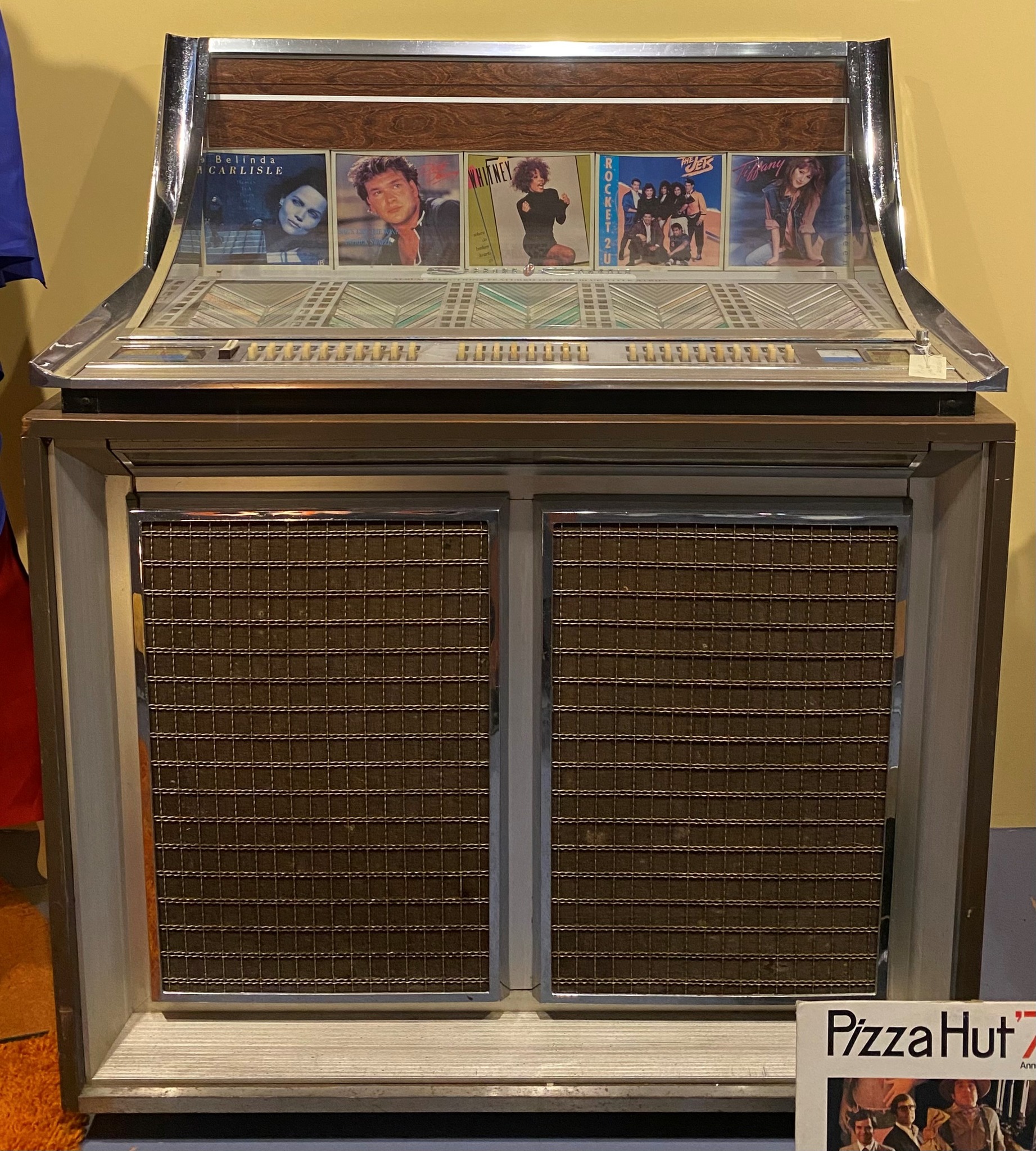 1959 Seeburg stereo jukebox at Hub City Vinyl