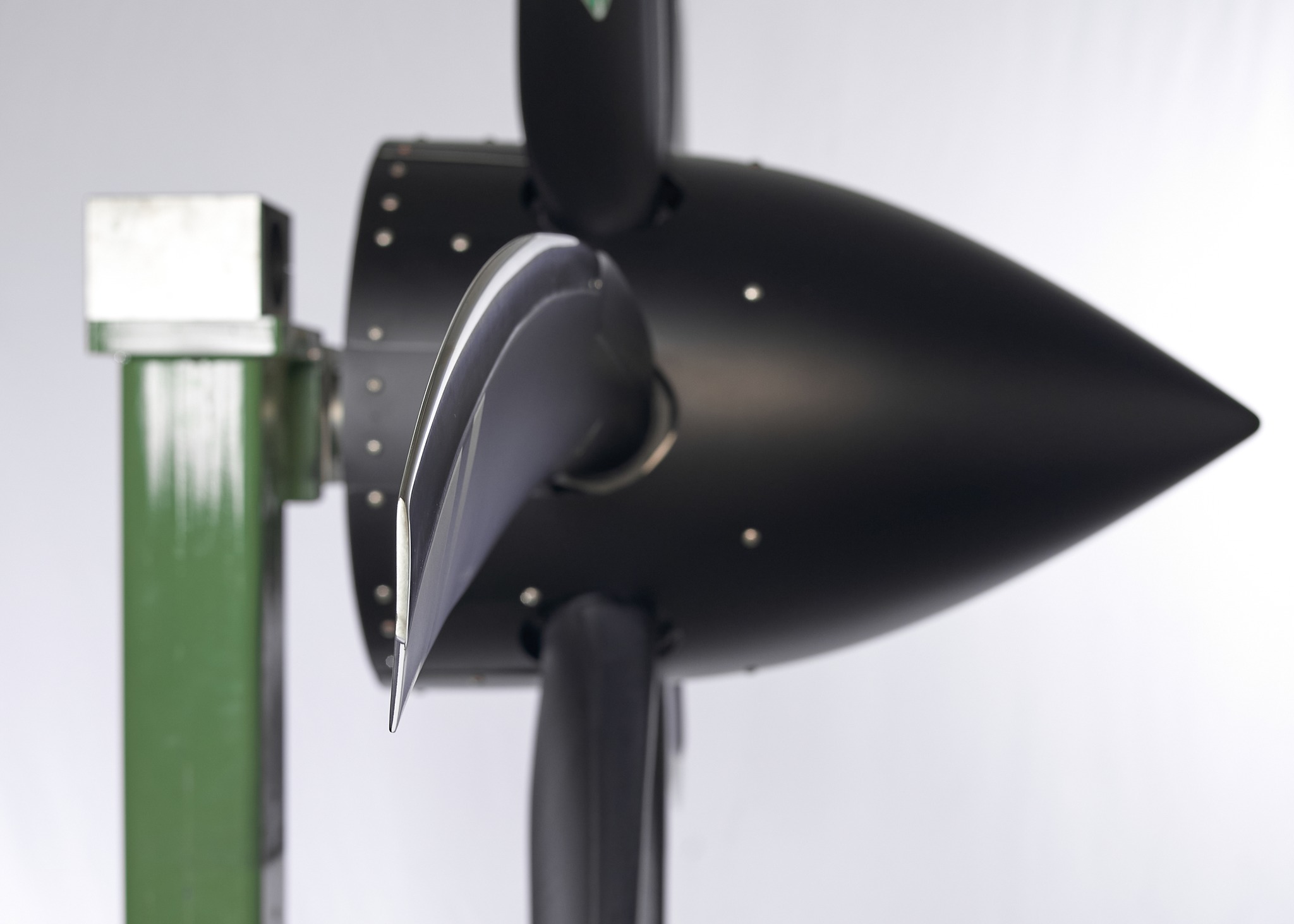 Finnoff - 🛫 Unleash the Power of the World's First 7-Bladed Propeller ...