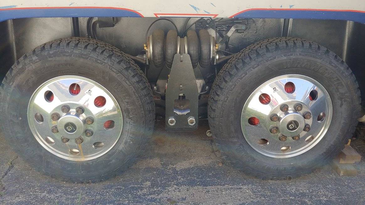 GMC motorhome for sale with new tires and quad airbags
