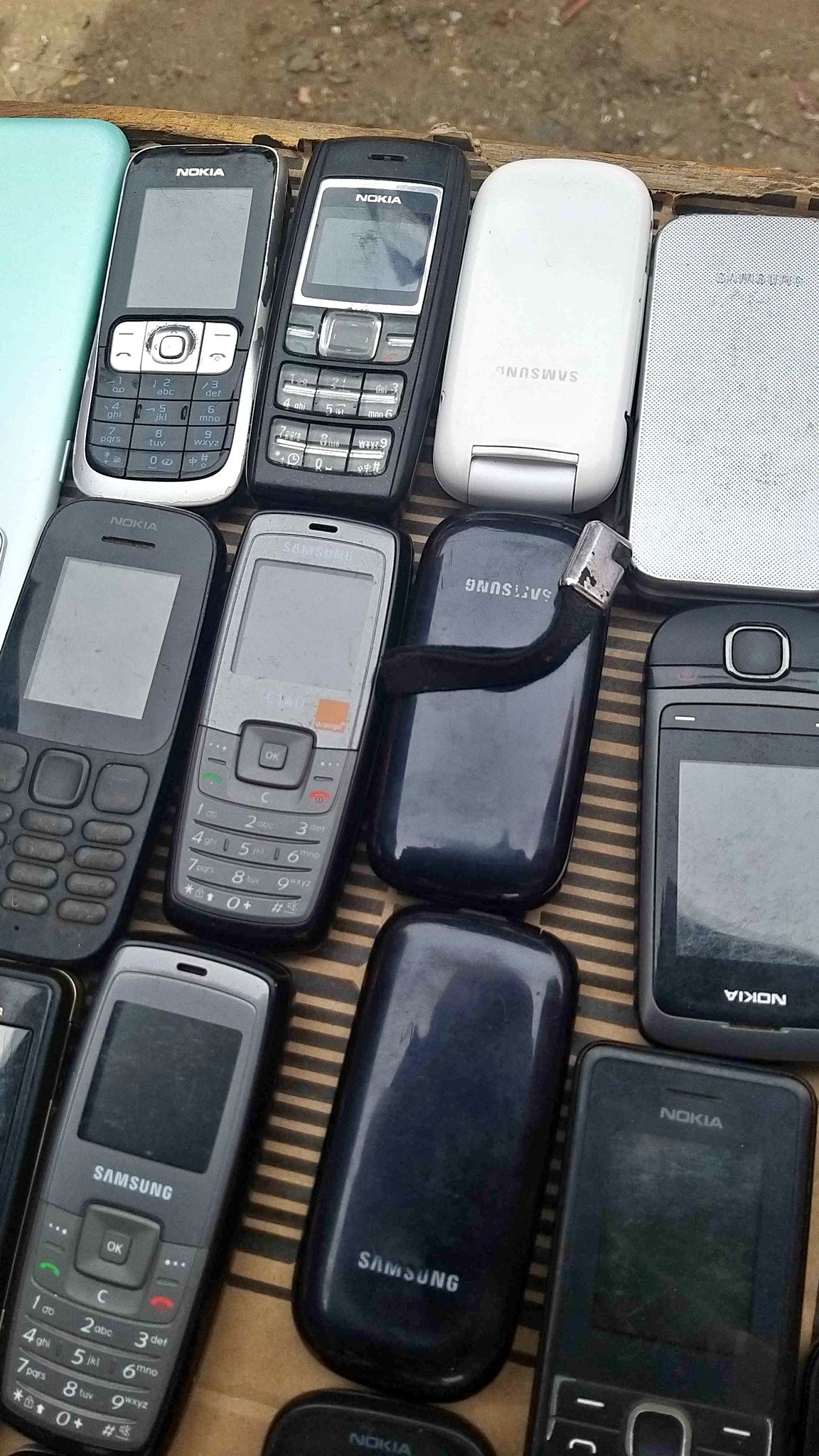 Small button phones - Networking & Servers - Lagos, Nigeria | Facebook ...