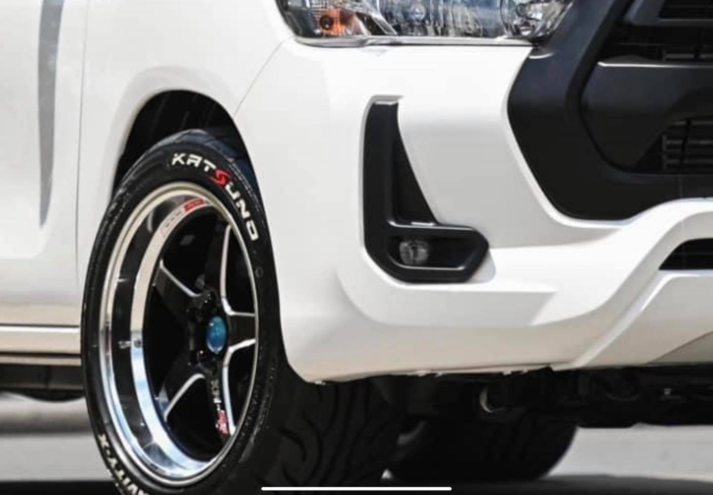 ชุดไฟตัดหมอกรีโว้ มีพร้อมจบ... - KM Racing By กมลการยาง | Facebook