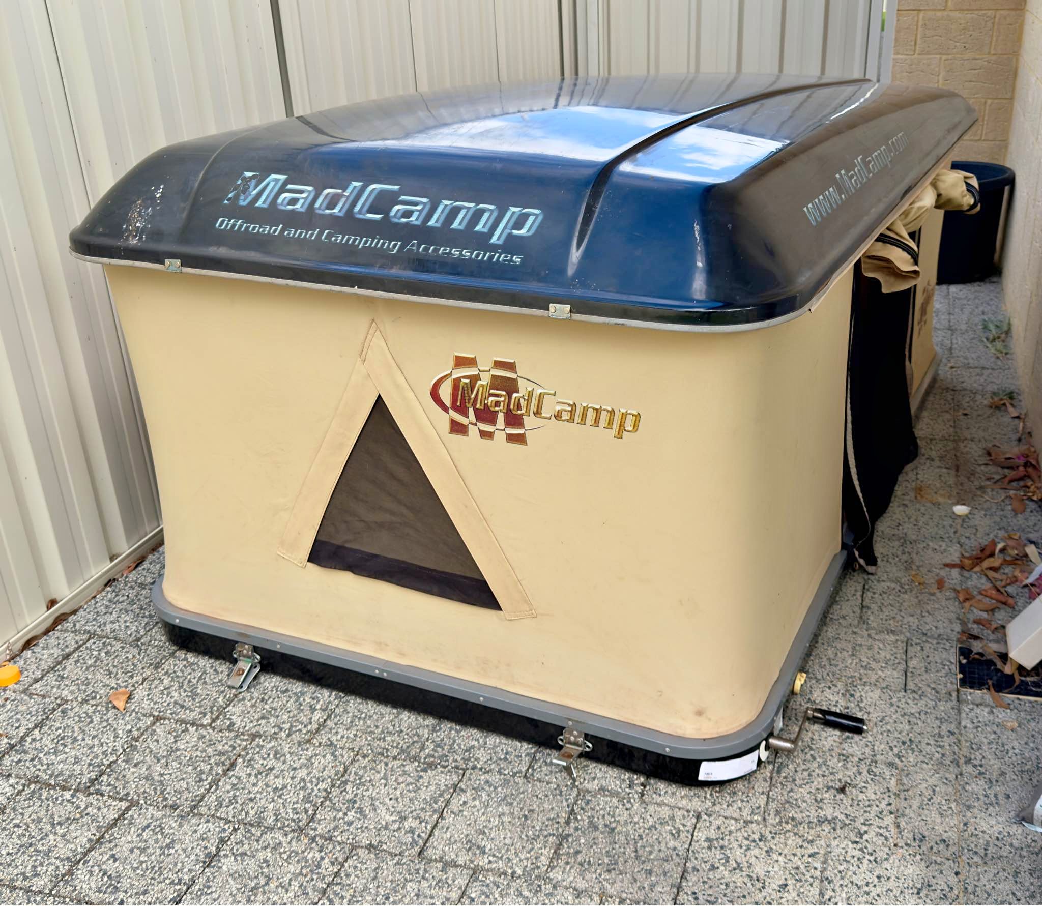 Electric Hard Shell Roof Top Tent - Tents & Camping Shelters - Perth ...