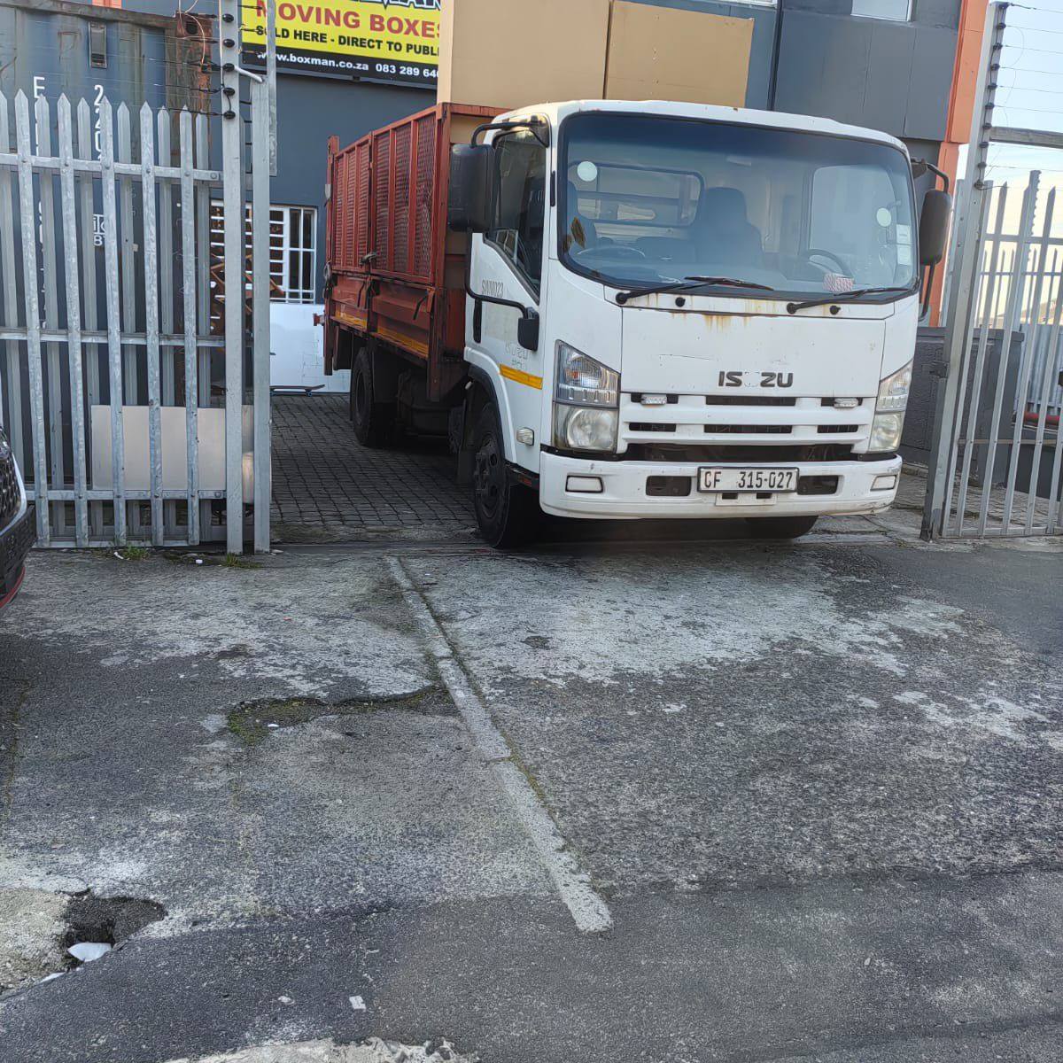 We do local and long distance hire with only Driver or with assistants ...