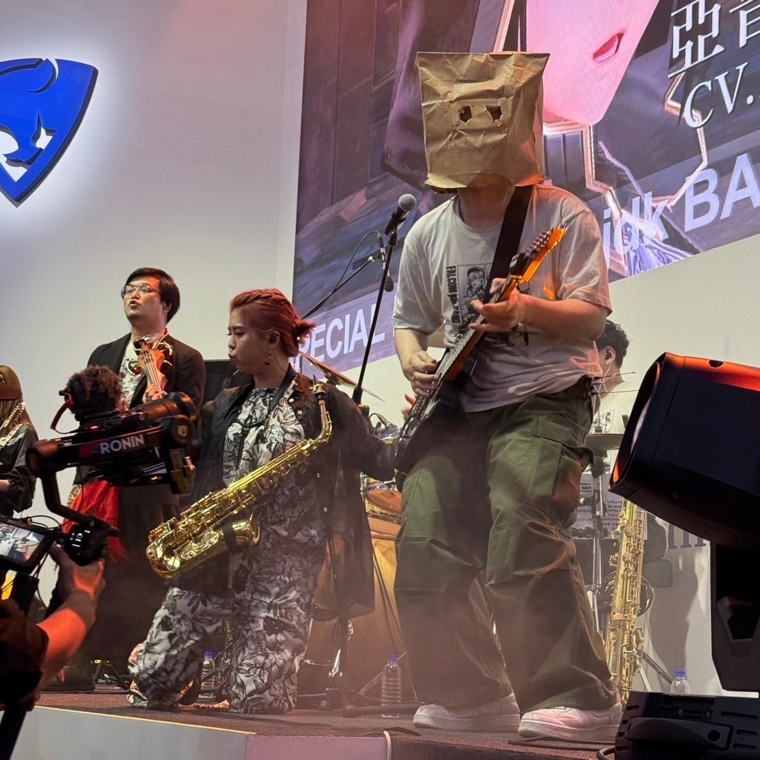 日本ファルコム - Falcom jdk BAND×界の軌跡Tシャツ デイジー色はSサイズのみ在庫限り https://falcom.shop ...