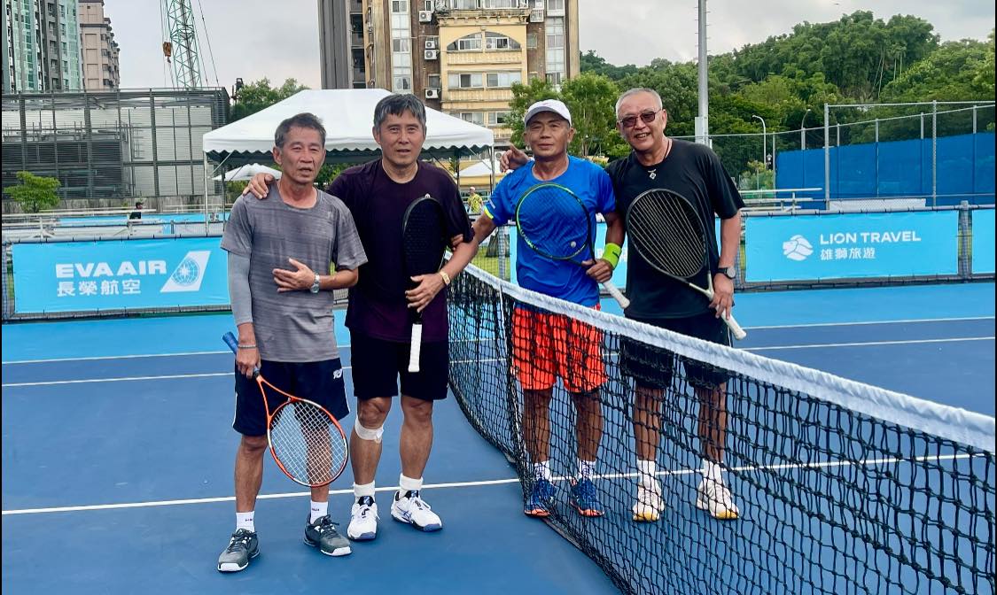 張思敏 - 張思敏 added a new photo — at 臺北市網球中心.