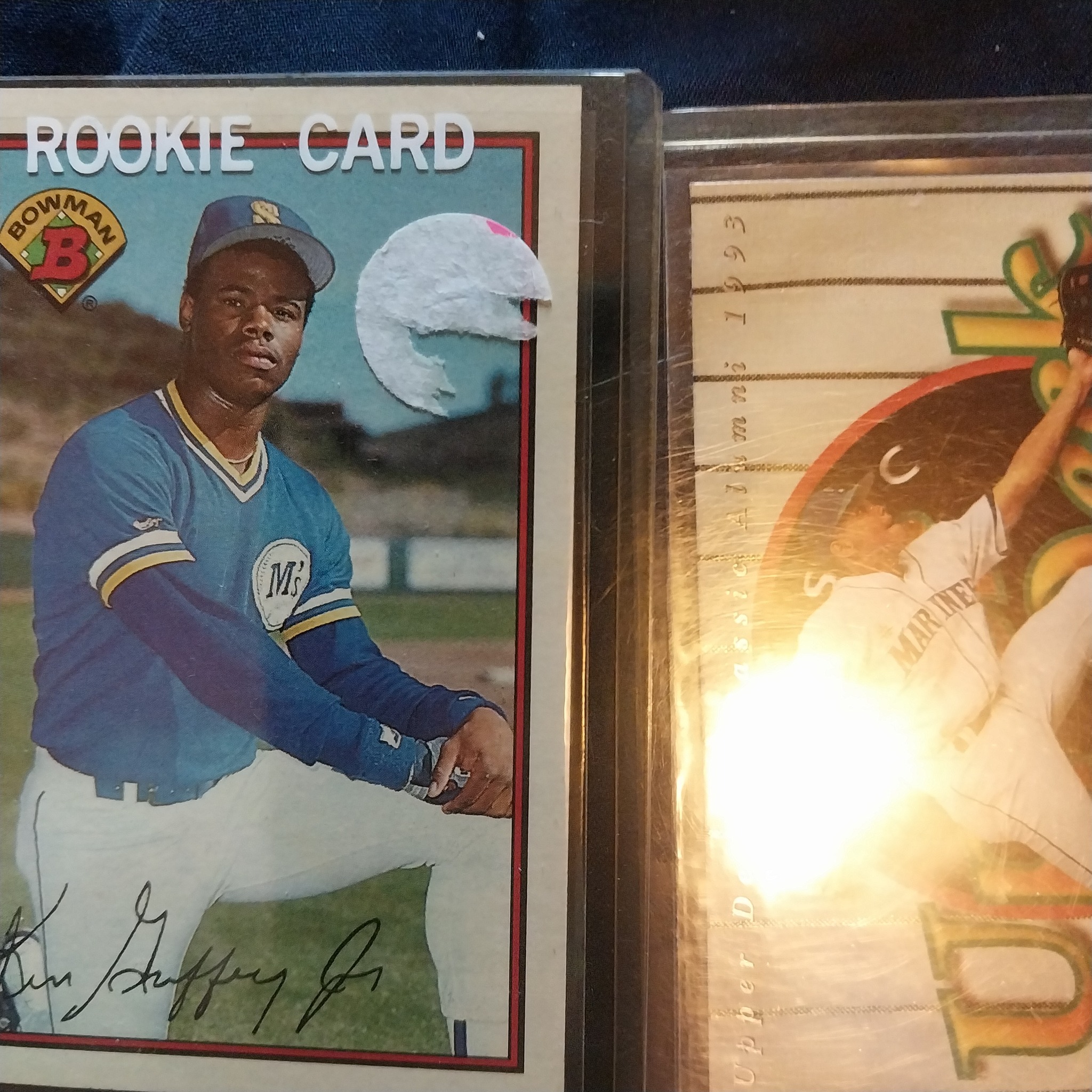 1989 Bowman KEN GRIFFEY JR. #220 Rookie Card - PSA 9