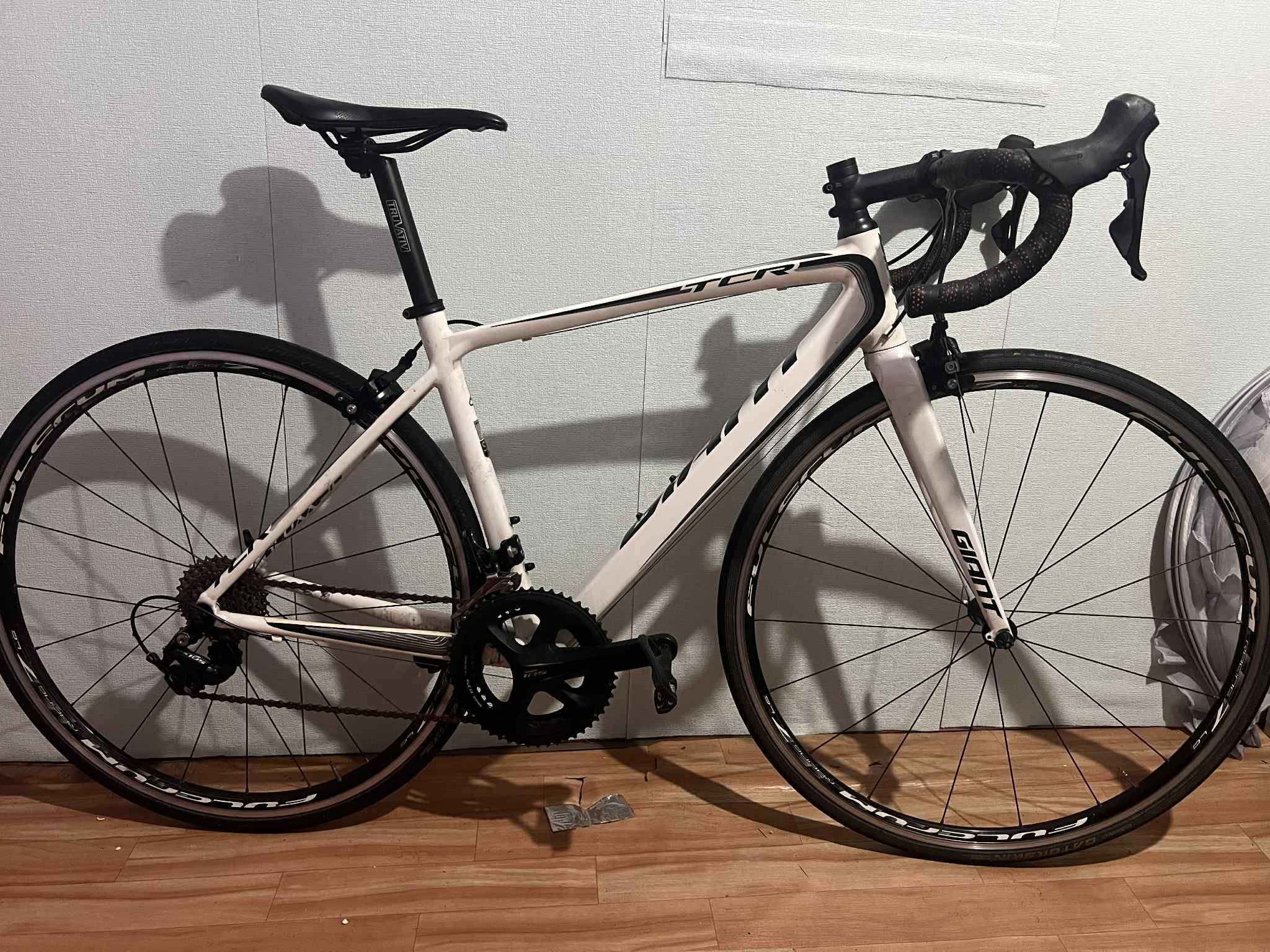 GIANT TCR SLR2 R7000コンポーネント 2018年モデル