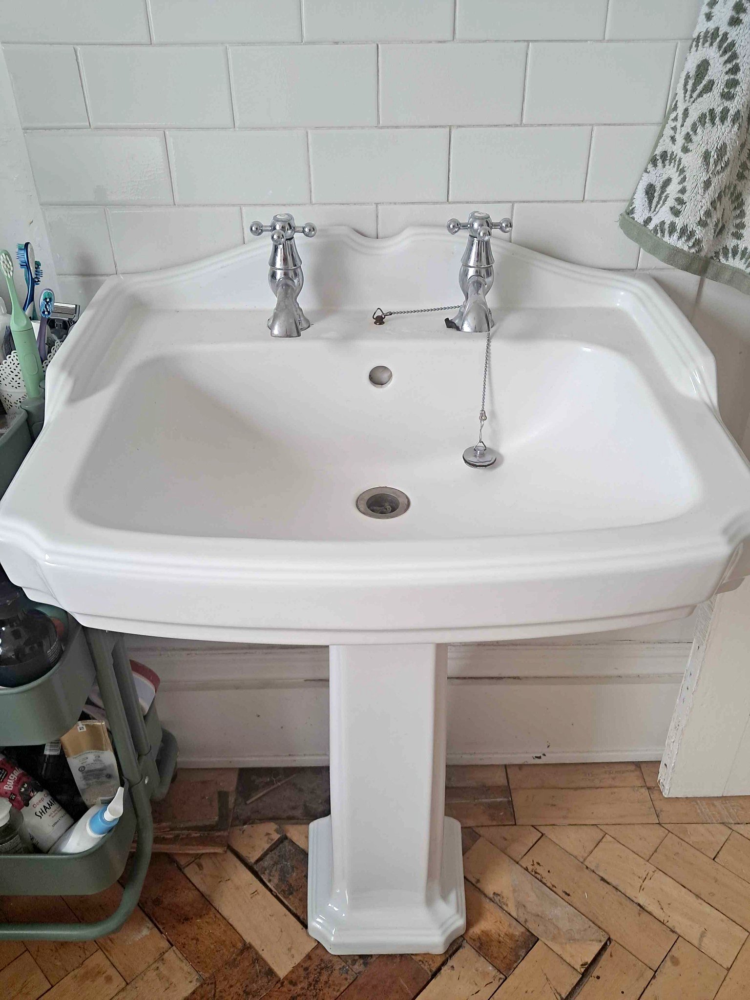 Sink unit +ceramic basin +mixer tap+ waste only £65 brand new 450mm ...