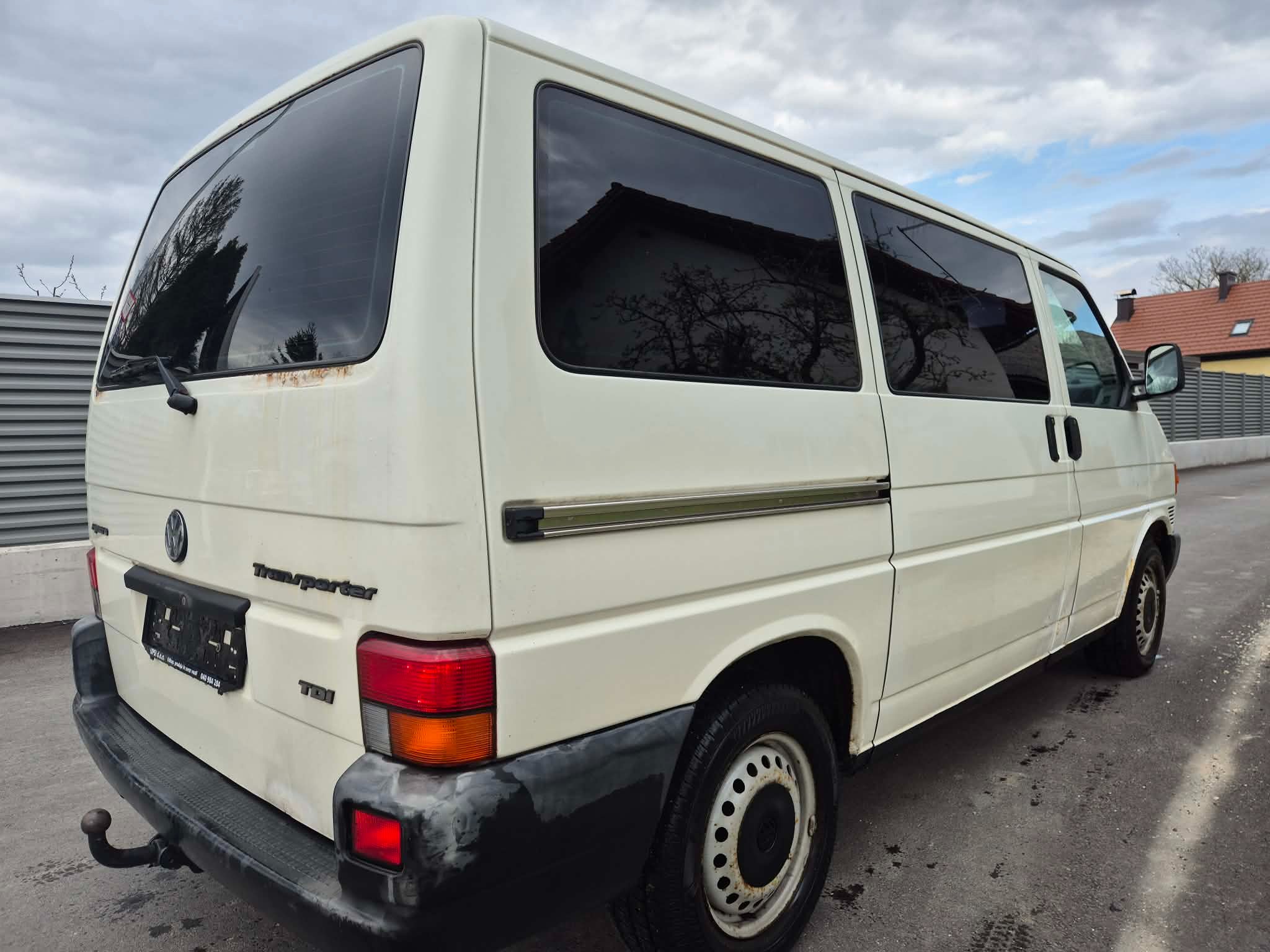 2000-vw-transporter-syncro-2-5-tdi-priklop-transporter-5-sede-ev