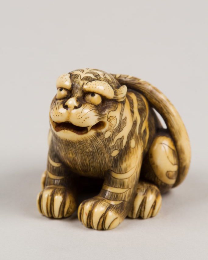 印籠 蒔絵 虎 竹 根付 緒締 Inro Netsuke Makie Tiger This Japanese tiger netsuke dates to the Edo period (1615–1868)—a