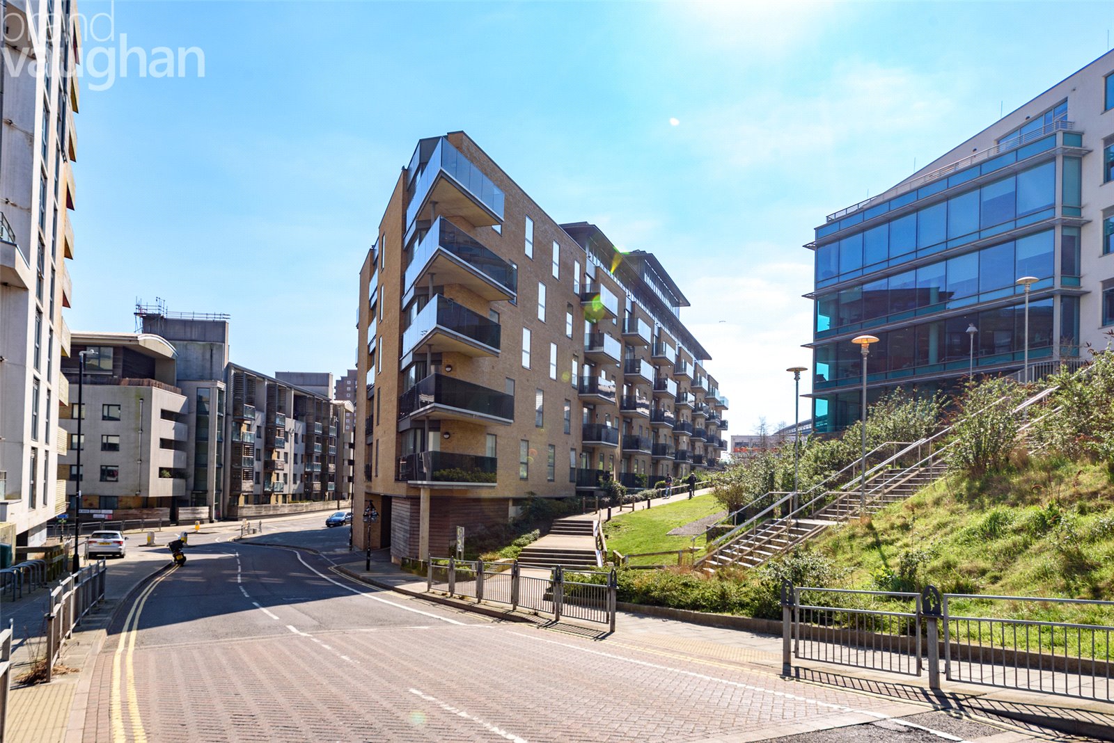 🏡 Stylish urban living in Brighton 🌟 💷£288/PW 📍 Fleet Street, Brighton ...