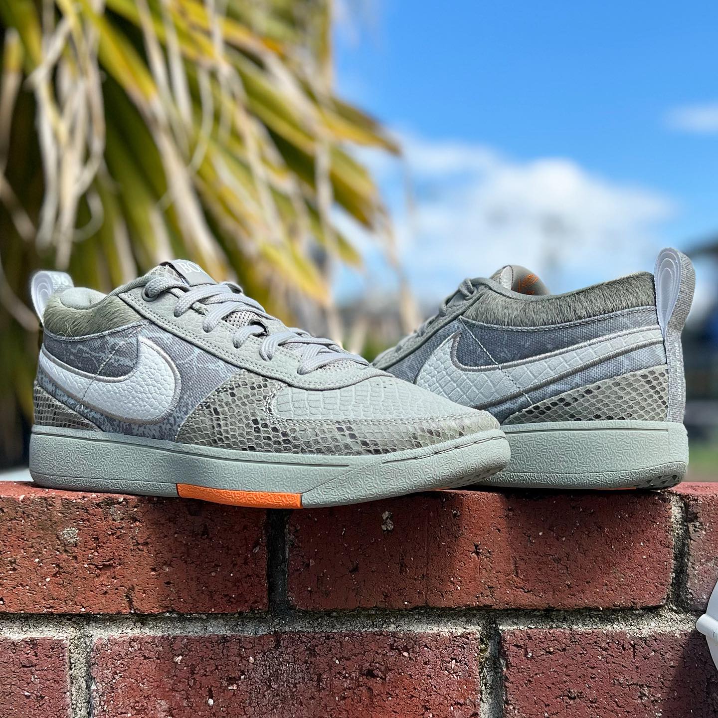 NIKE BOOK 1 PRM 
